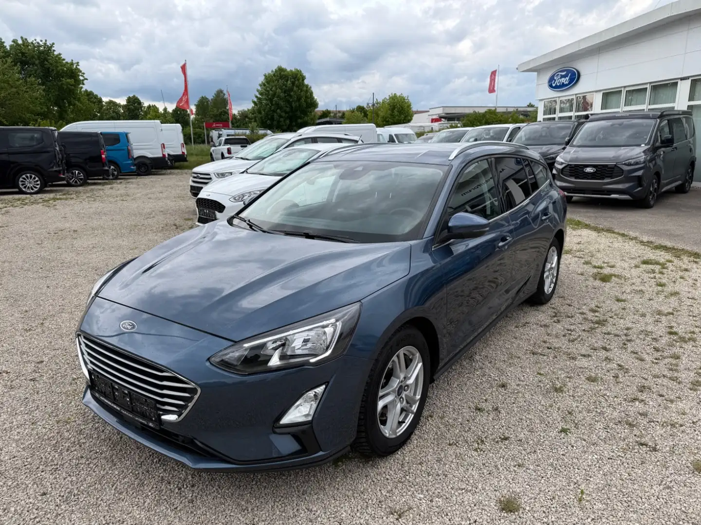 Ford Focus Turnier 1.0 EcoBoost C&C LED Navi RFK SHZ Azul - 2