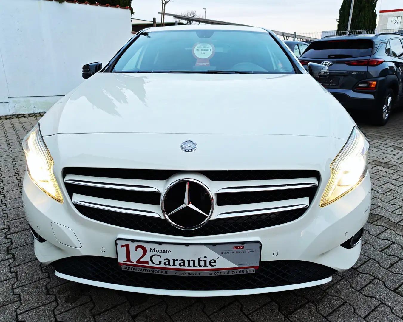Mercedes-Benz A 200 TÜV Neu NAVI Kamera Sitzheizung XENON Klima Weiß - 2