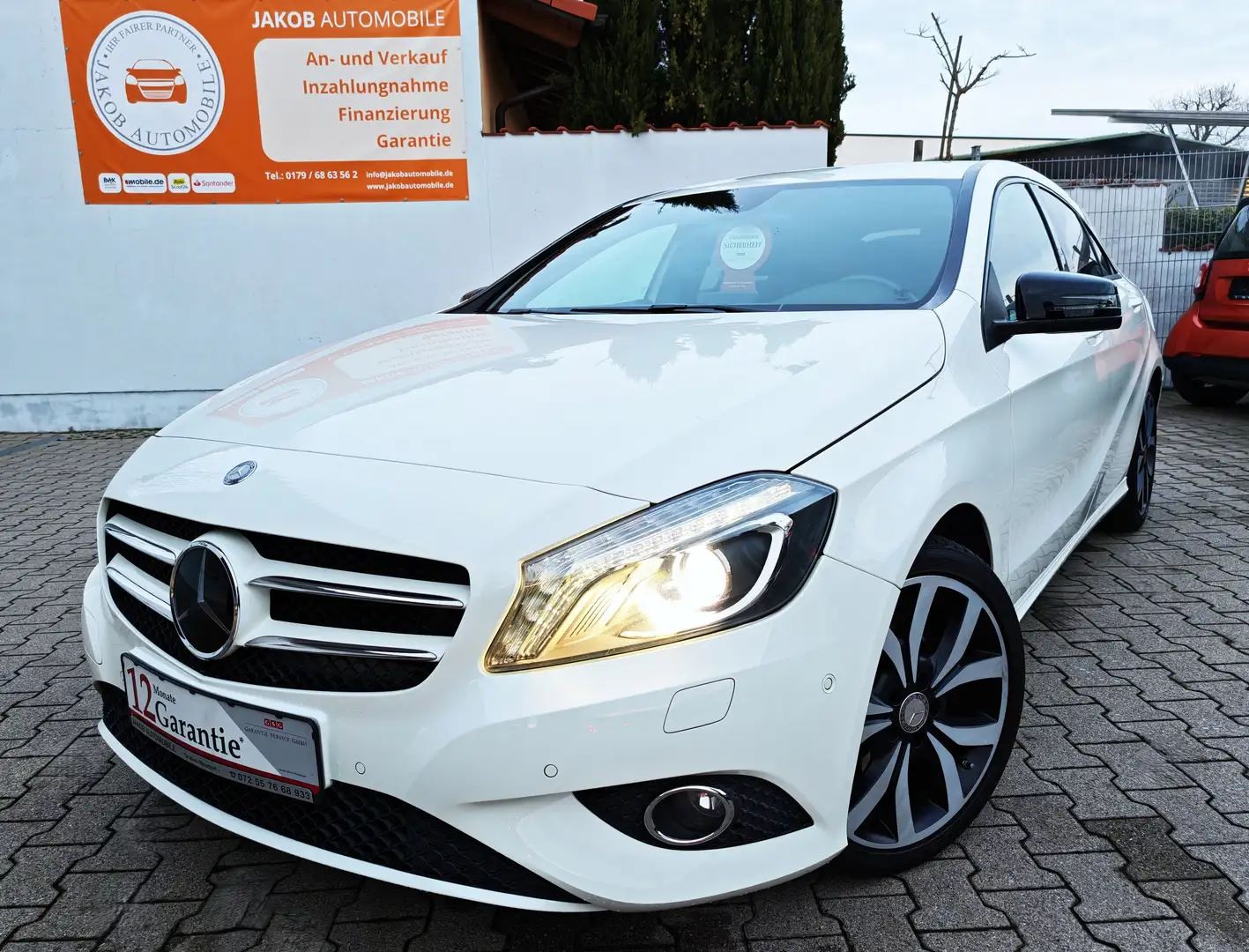 Mercedes-Benz A 200 TÜV Neu NAVI Kamera Sitzheizung XENON Klima Weiß - 1