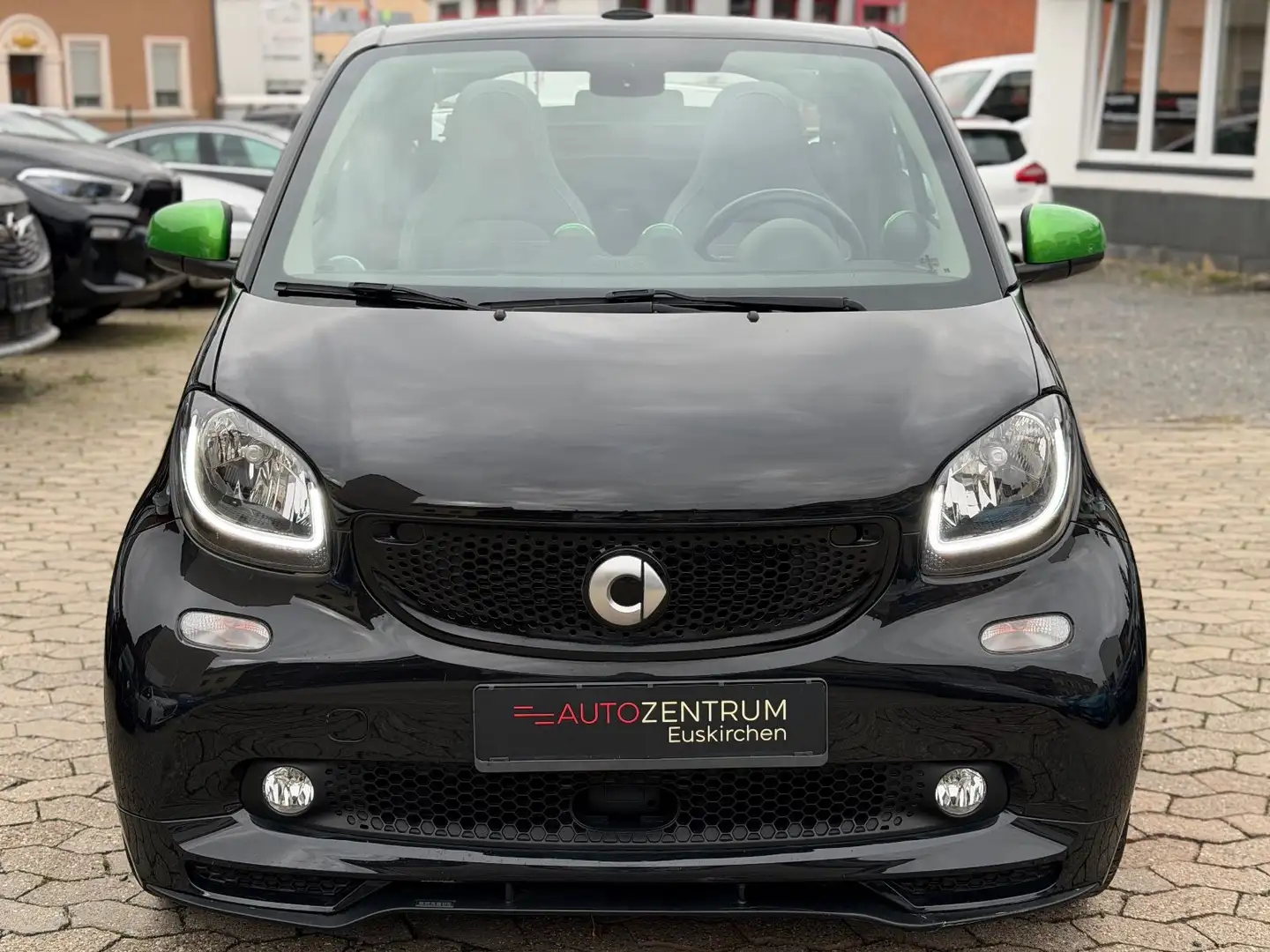smart forTwo fortwo cabrio greenflash Brabus Paket Schwarz - 2