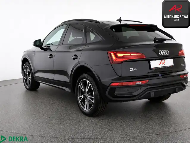 Audi Q5 view 3