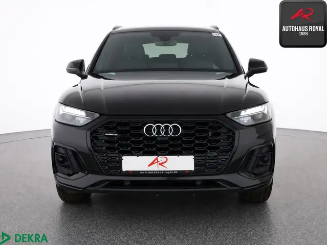 Audi Q5 view 8