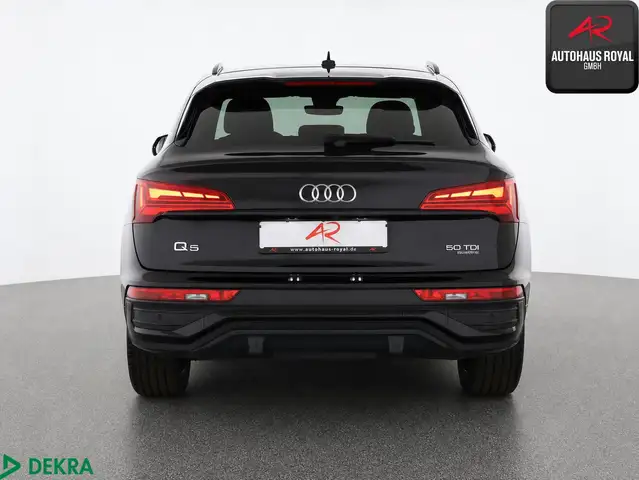 Audi Q5 view 4