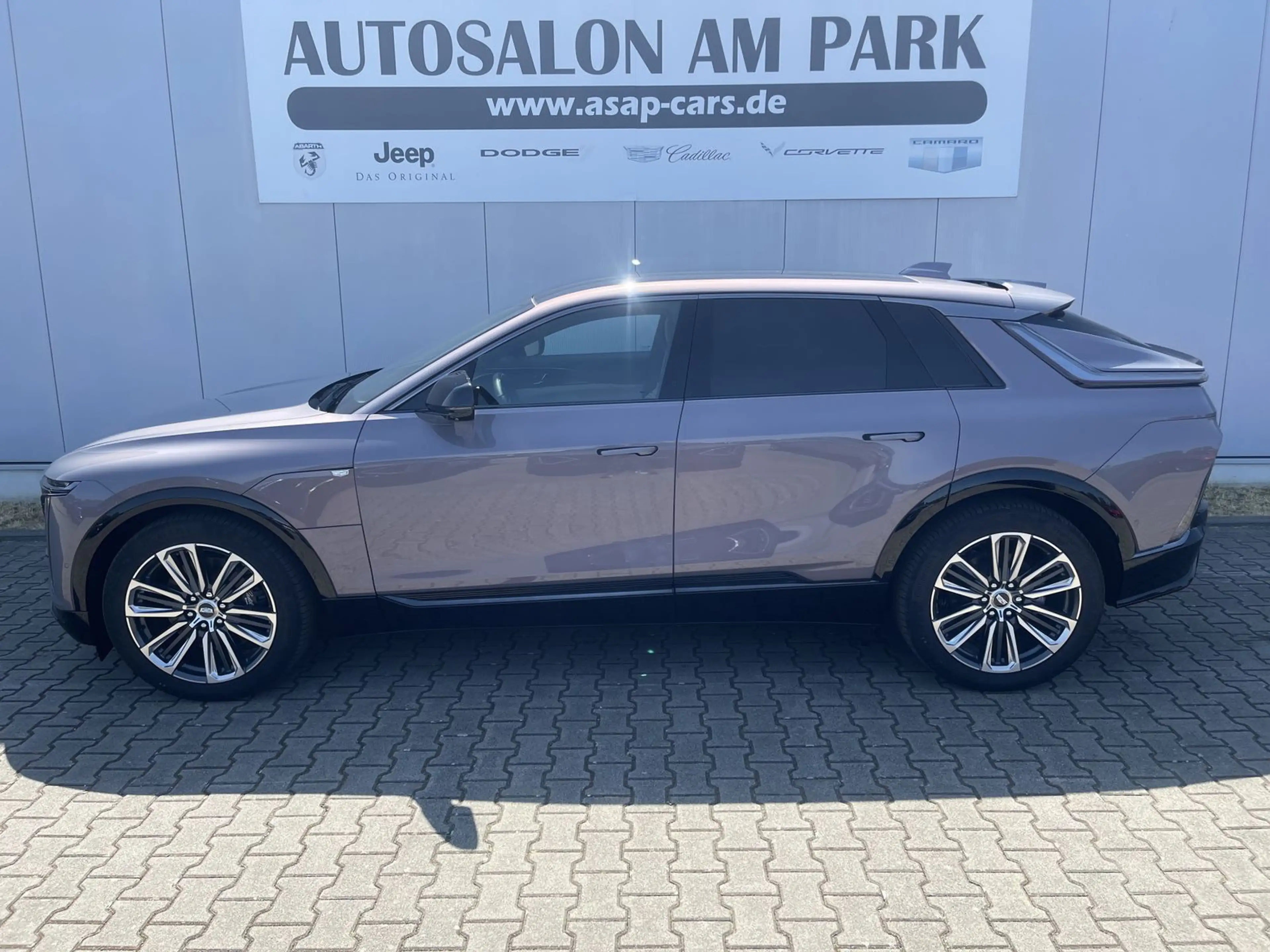 Cadillac Lyriq Sport 600e AWD — photo 3