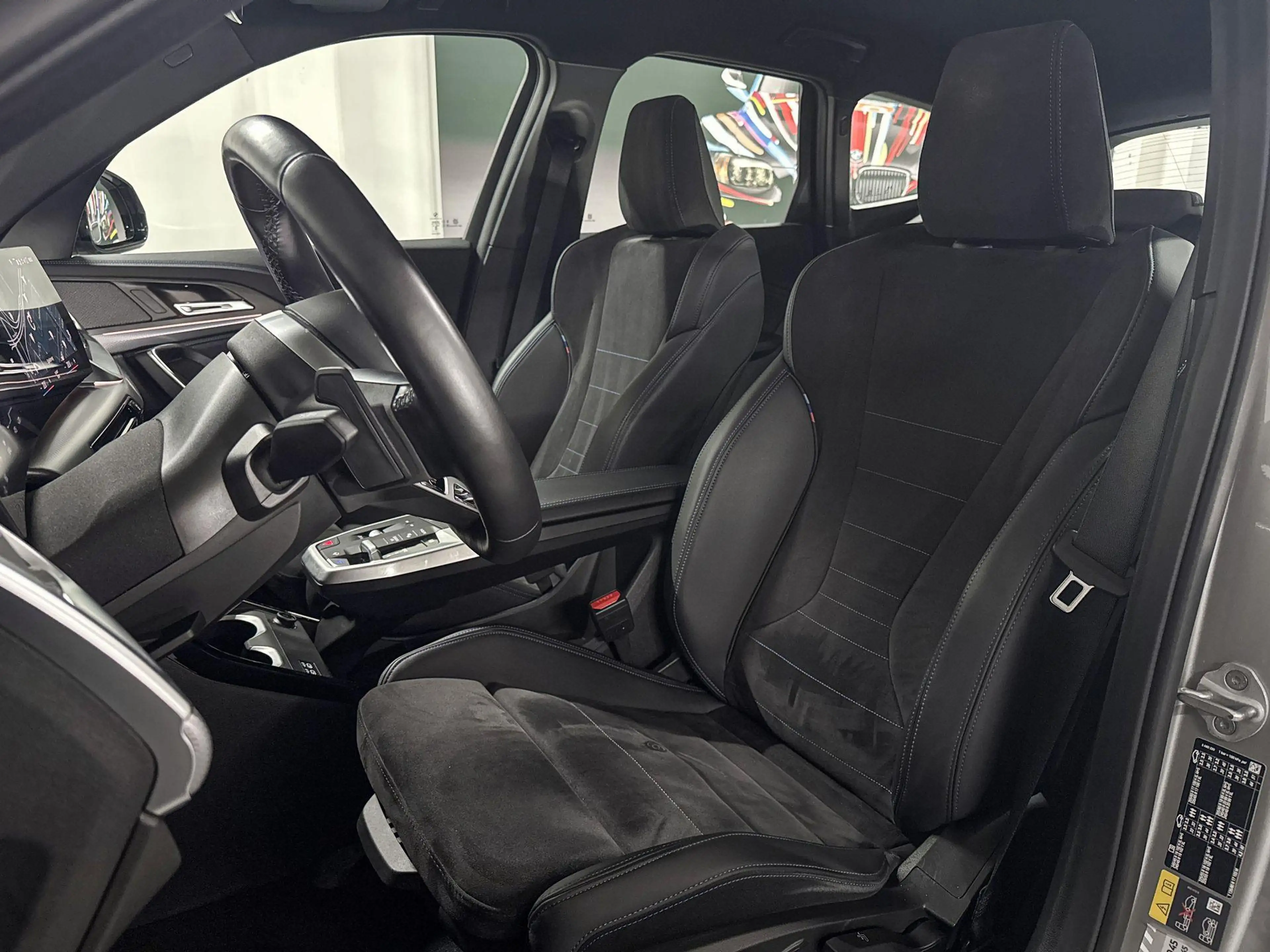 BMW iX1 xDrive30 Launch Edition | M-Sport | Trekhaak | Pre — photo 10