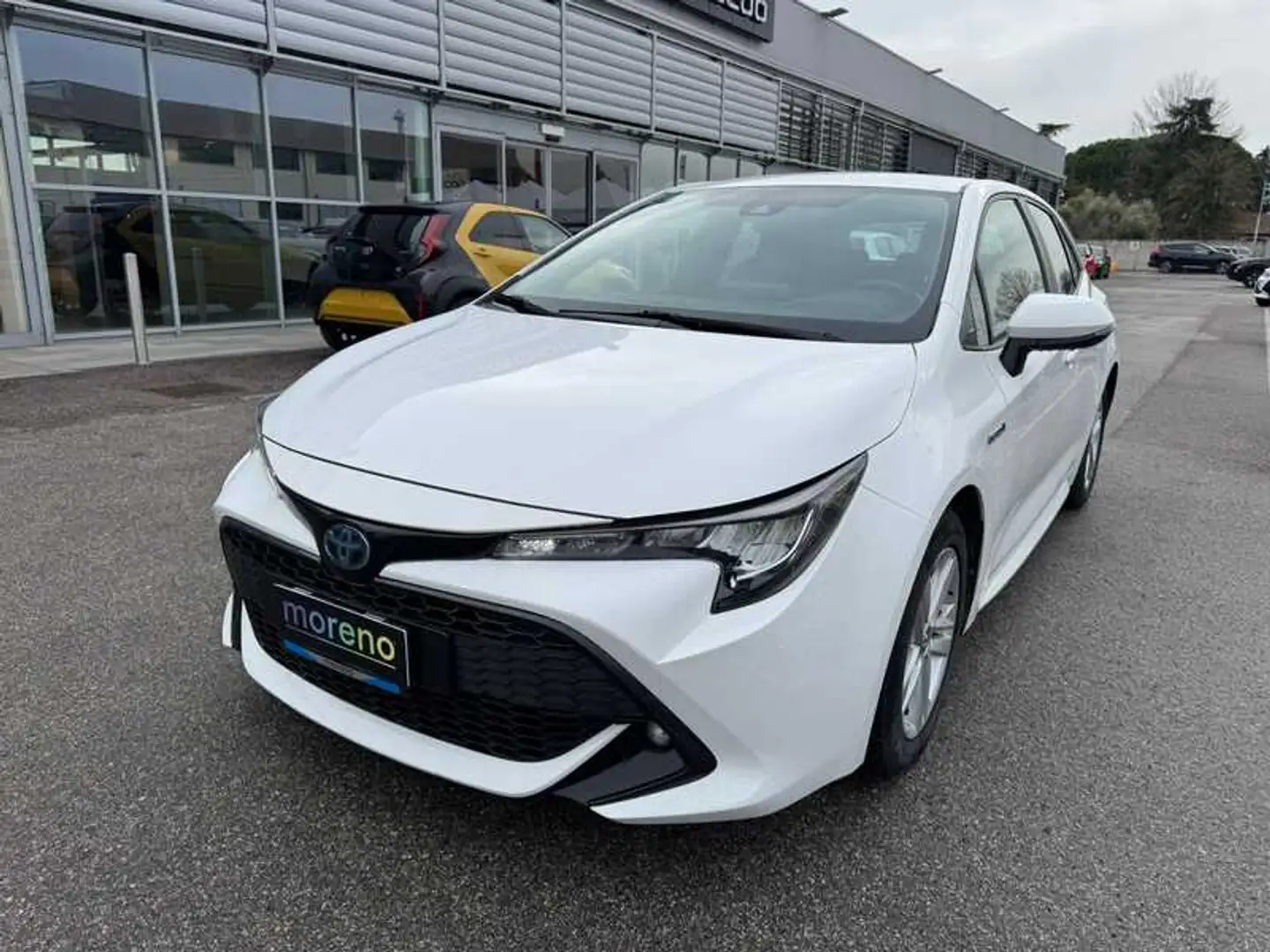 Toyota Corolla 1.8 hybrid Business cvt Weiß - 1