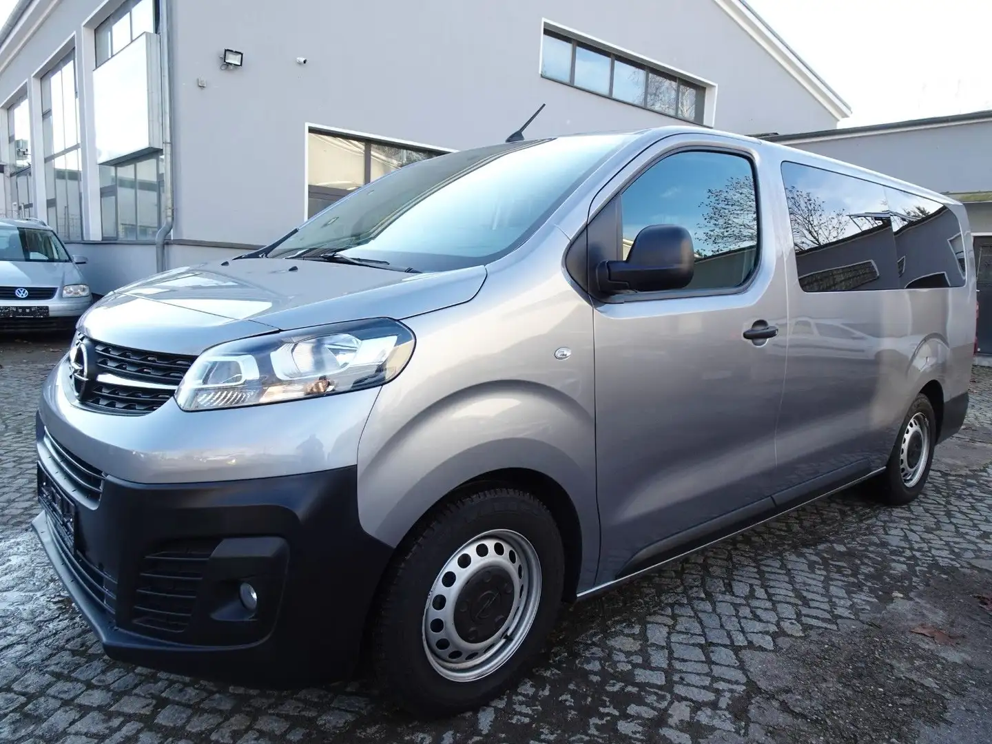 Opel Vivaro Kombi L 2.0, 110kW, 9Si.-KLIMA-NAV-PDC- Gris - 1