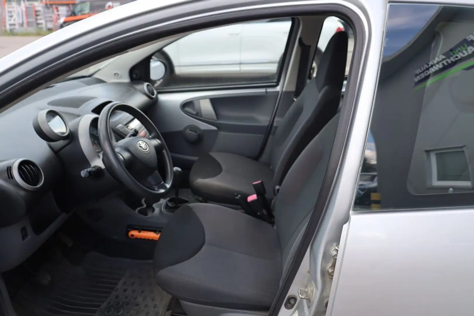 Toyota Aygo 1.0 Argintiu - 2