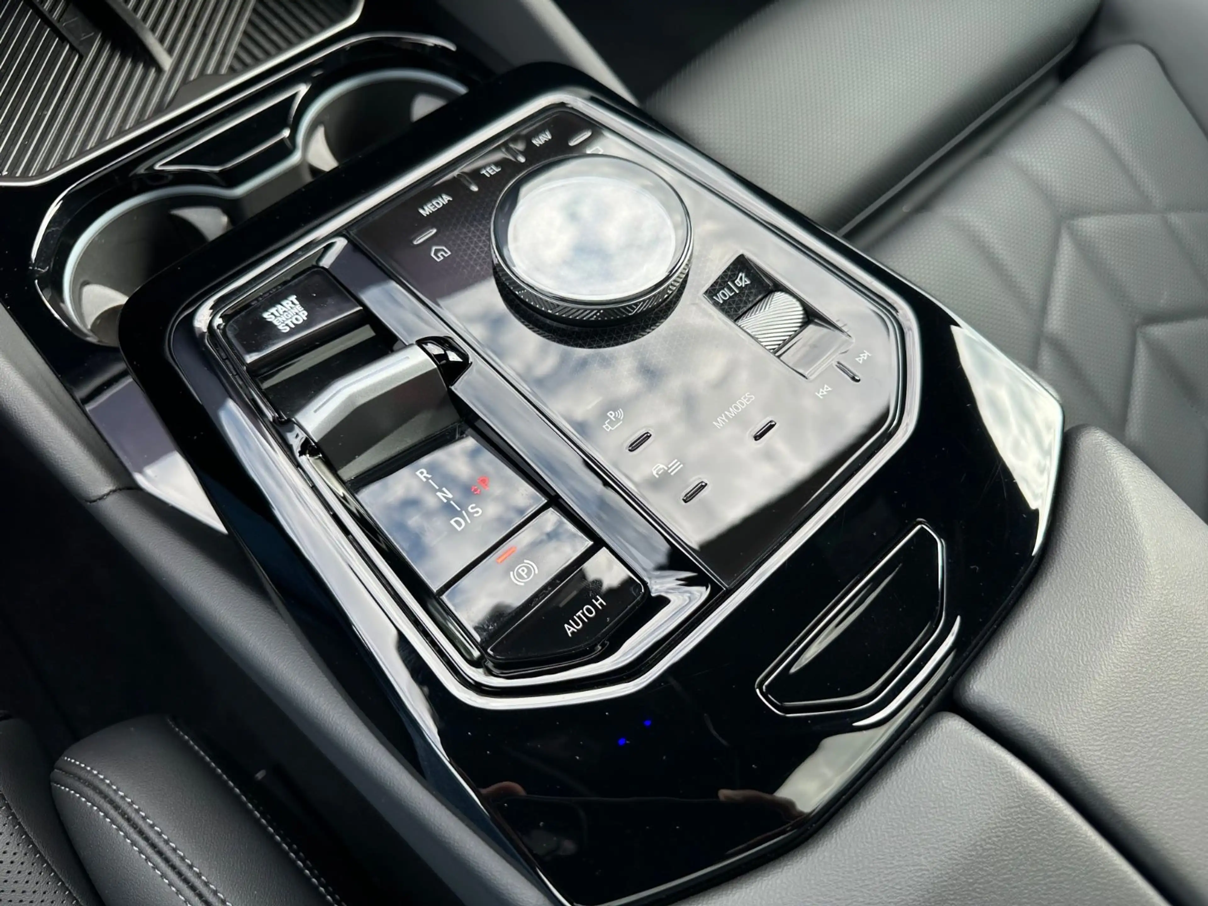BMW 540 d xDrive M Sport HUD Stand 21" H&K 360° Panor — photo 31