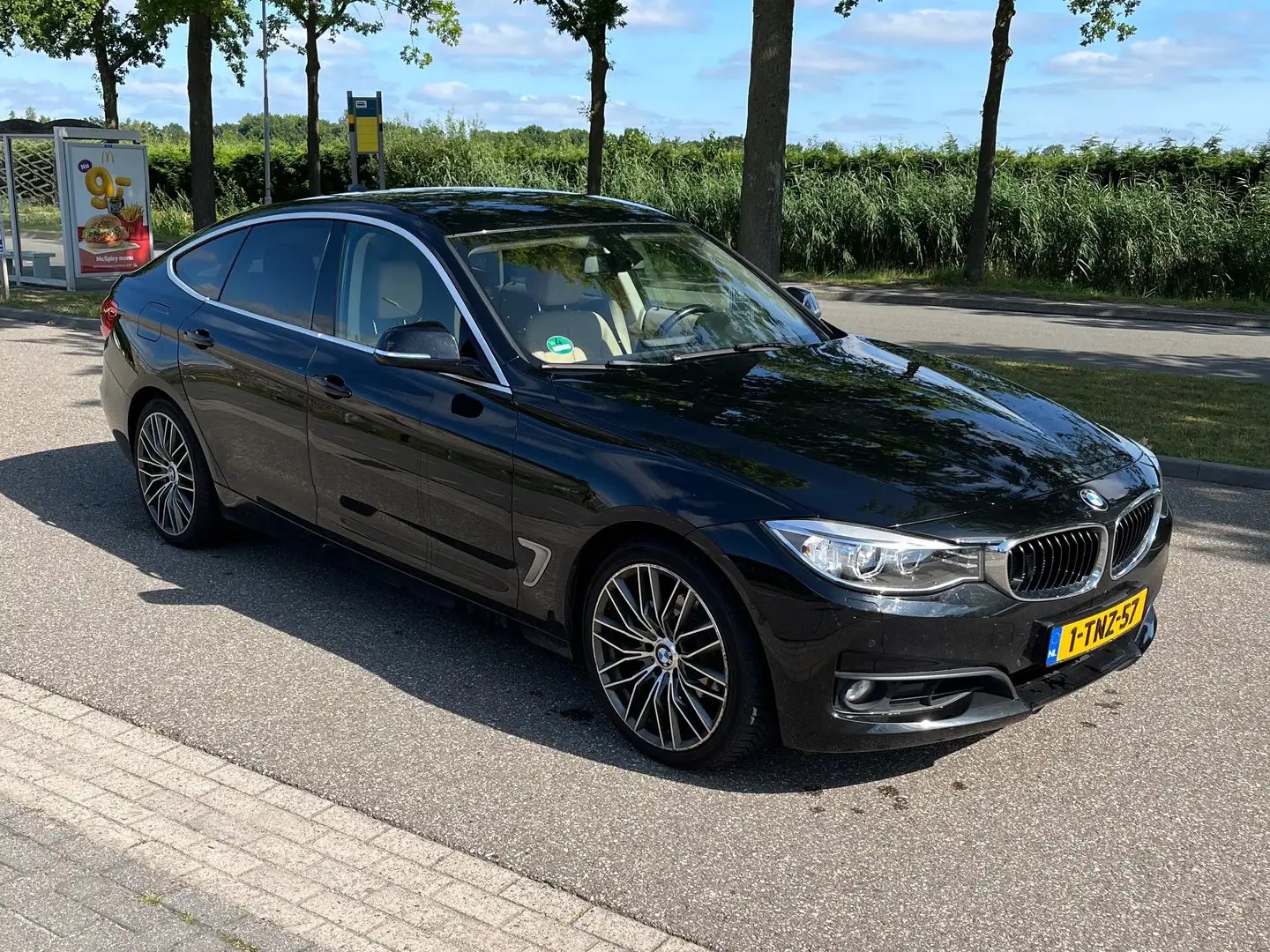 BMW 320 320 High Executive GT F34 Zwart - 2