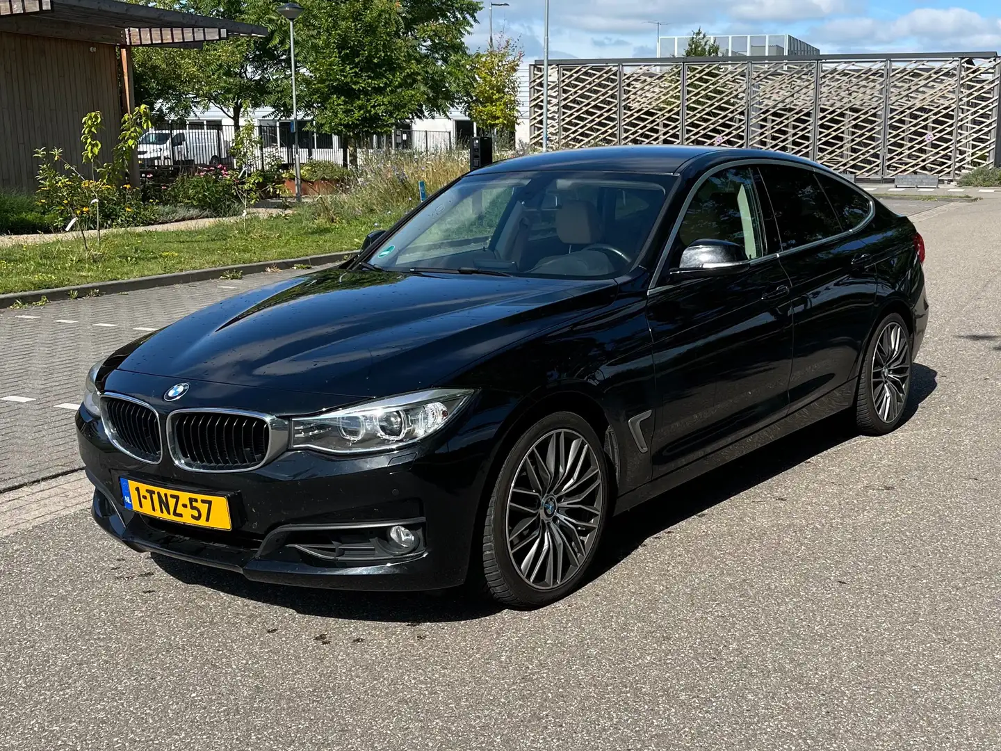 BMW 320 320 High Executive GT F34 Zwart - 1