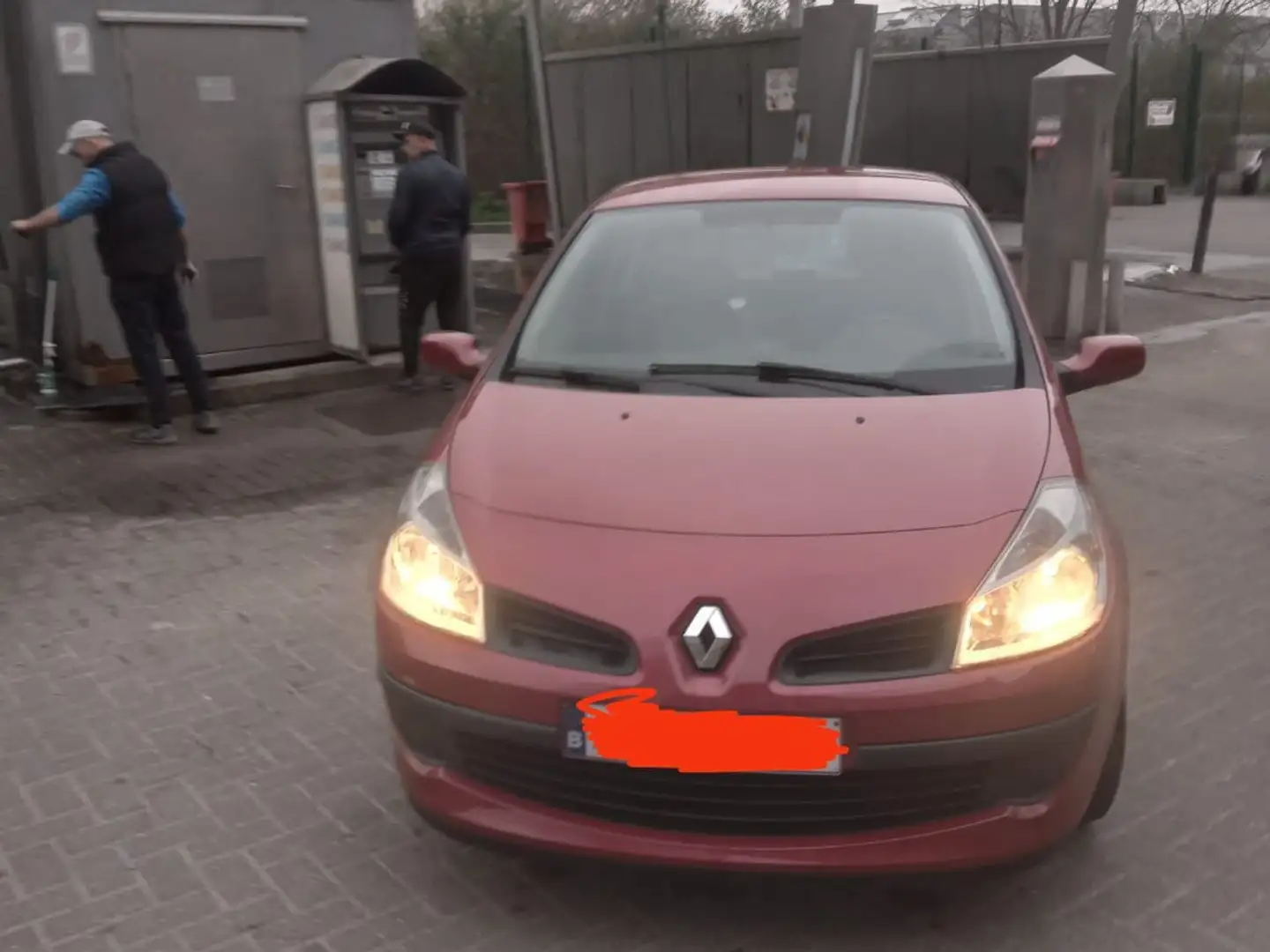 Renault Clio 1.2i Authentique - 1
