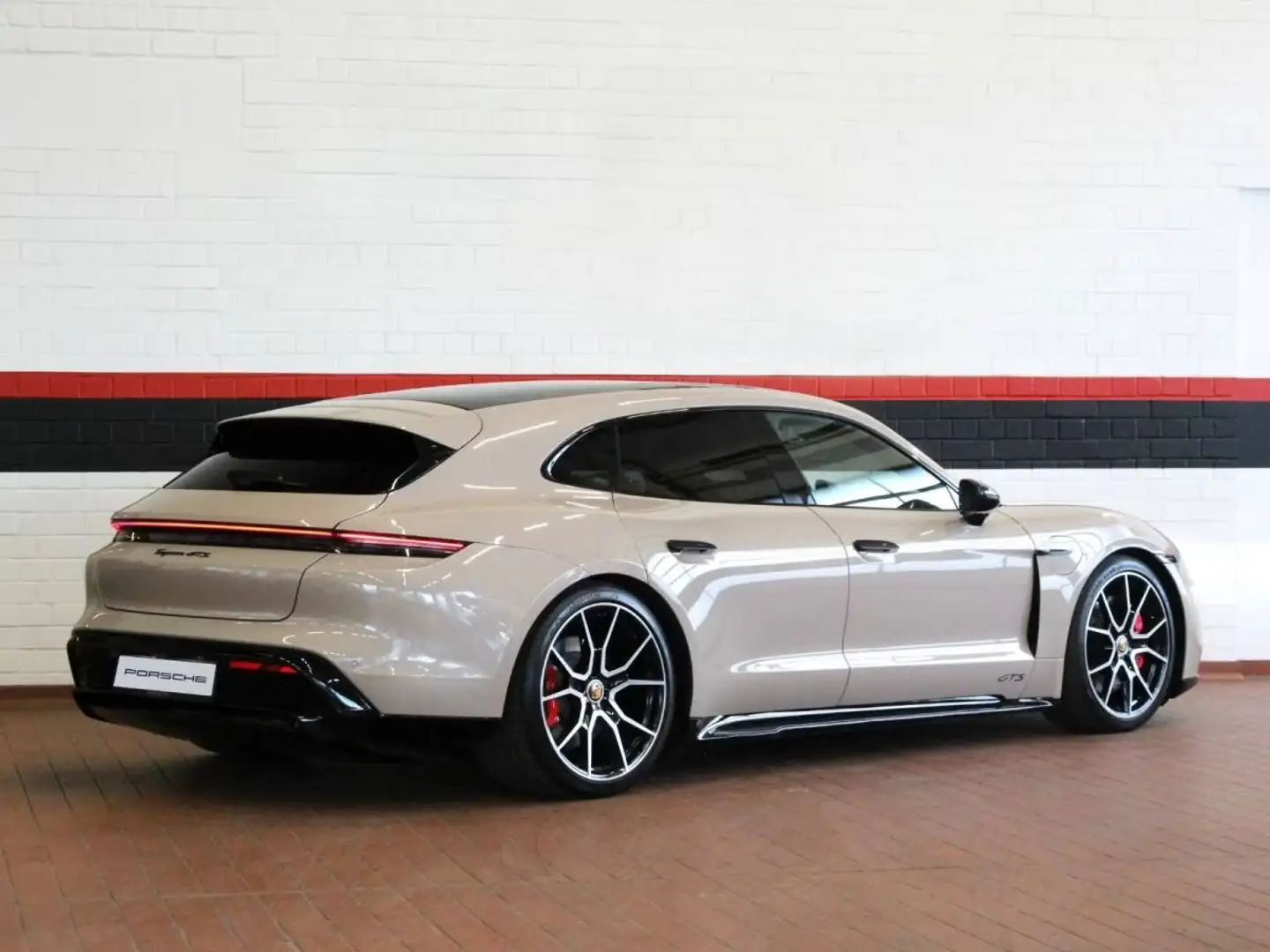 Porsche Taycan GTS Sport Turismo Panorama, HUD, Alcantara Batteri Beige - 2