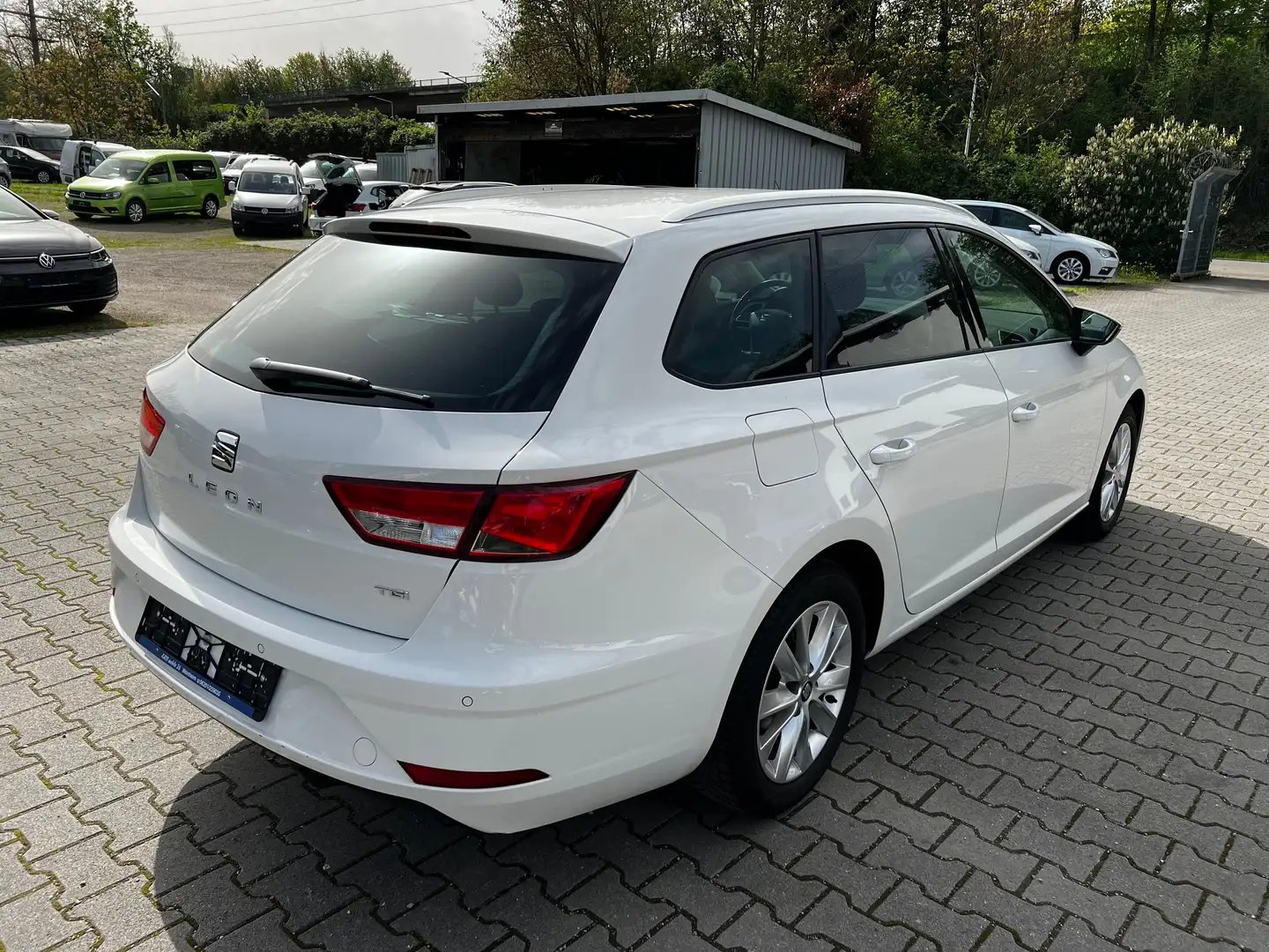 SEAT Leon ST Style Family 1.5 TGI CNG Erdgas SHZ PDC 1. Hand Weiß - 2