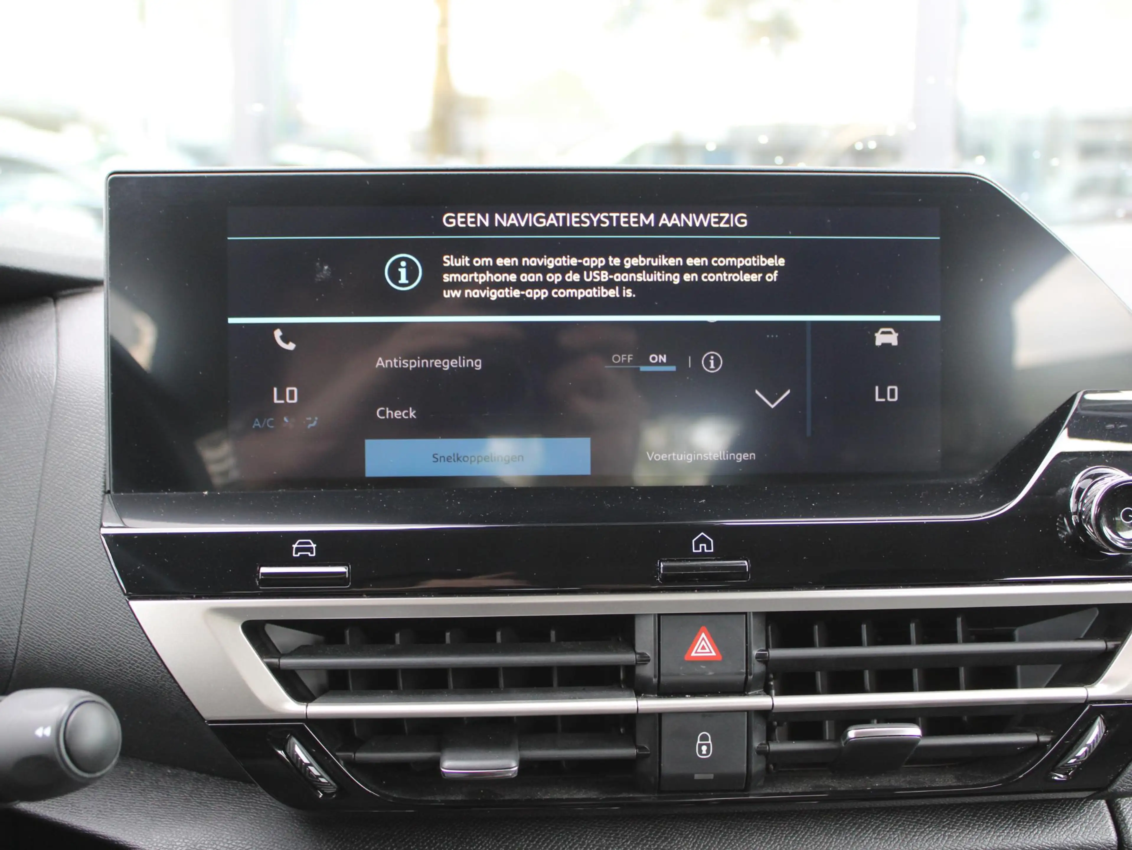 Citroen E-C4 Electric FEEL 50 kWh | Apple Carplay / Climate / Camera — photo 15