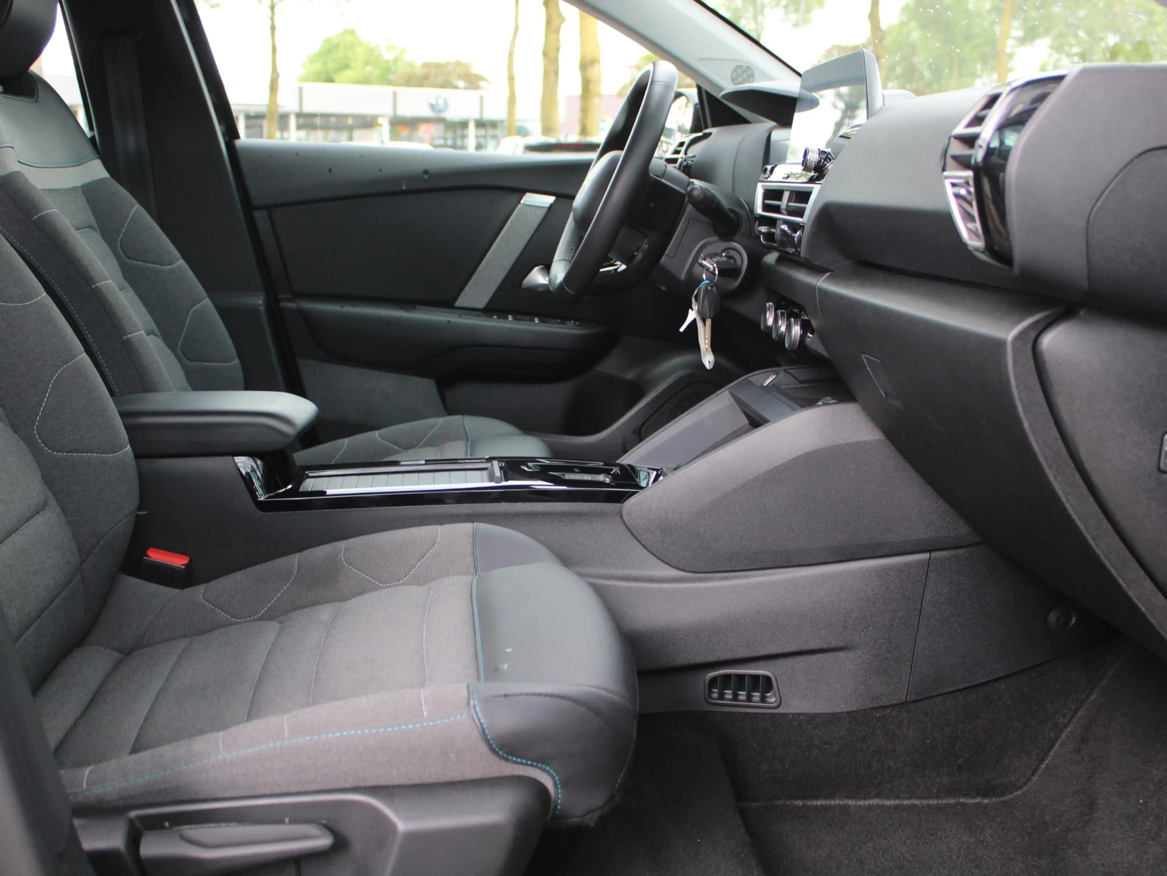 Citroen E-C4 Electric FEEL 50 kWh | Apple Carplay / Climate / Camera — photo 7