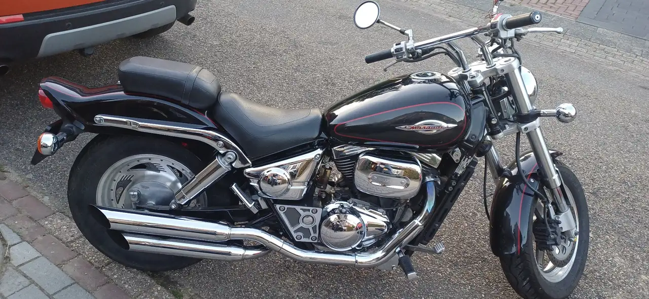 Suzuki VZ 800