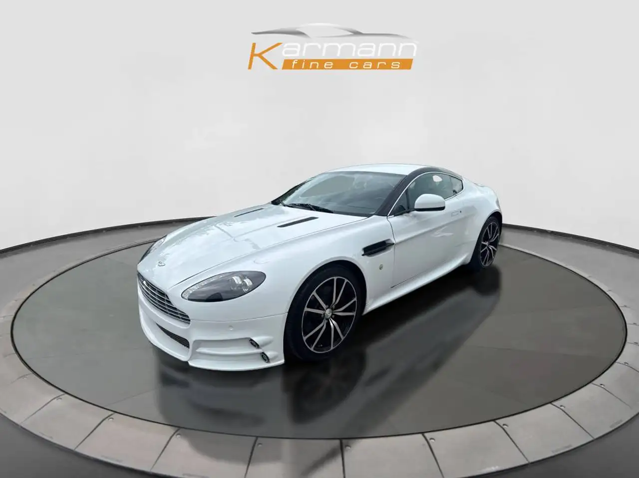 2011 Aston Martin V8