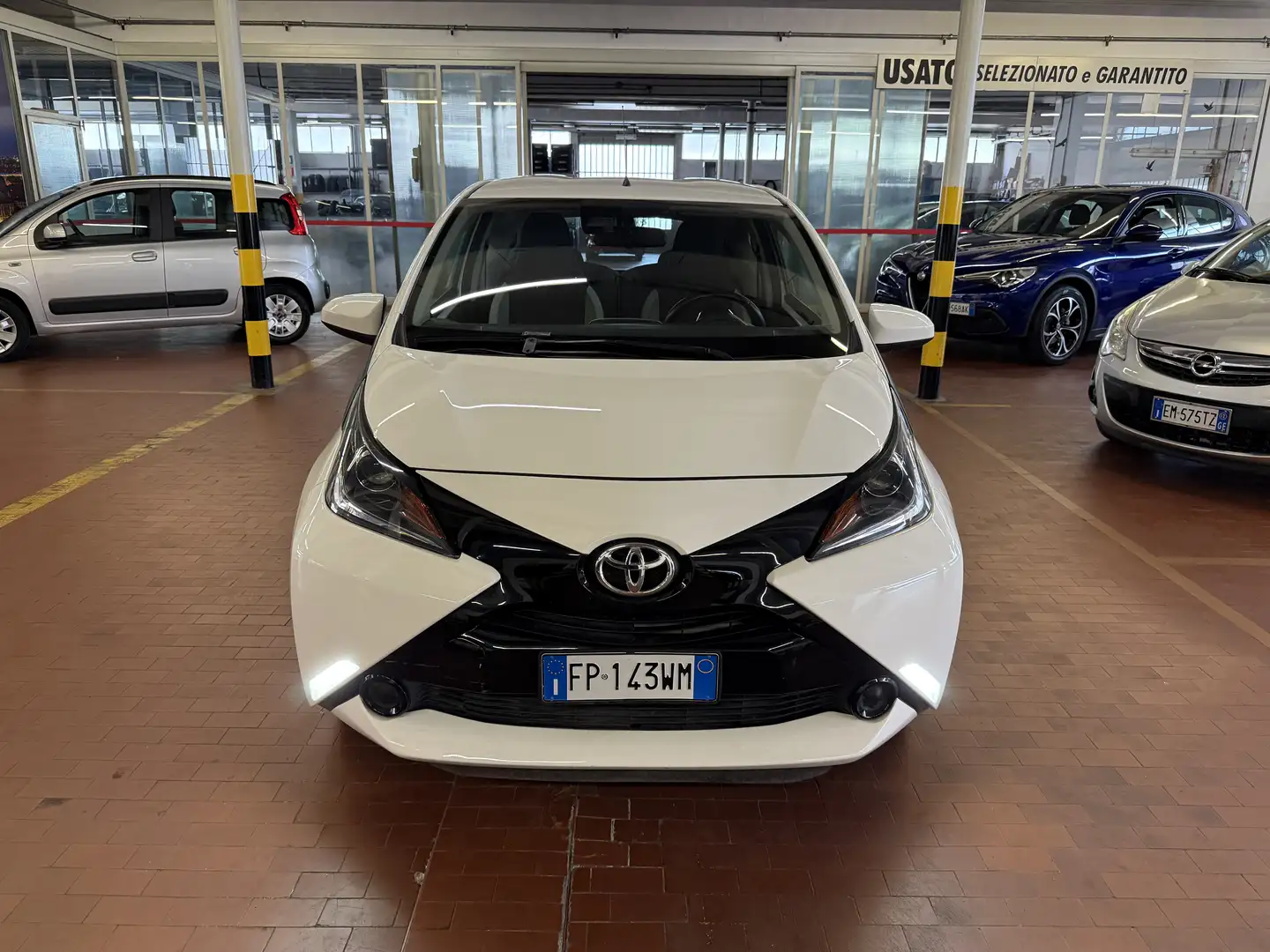 Toyota Aygo 3p 1.0 x-cool Blanc - 1