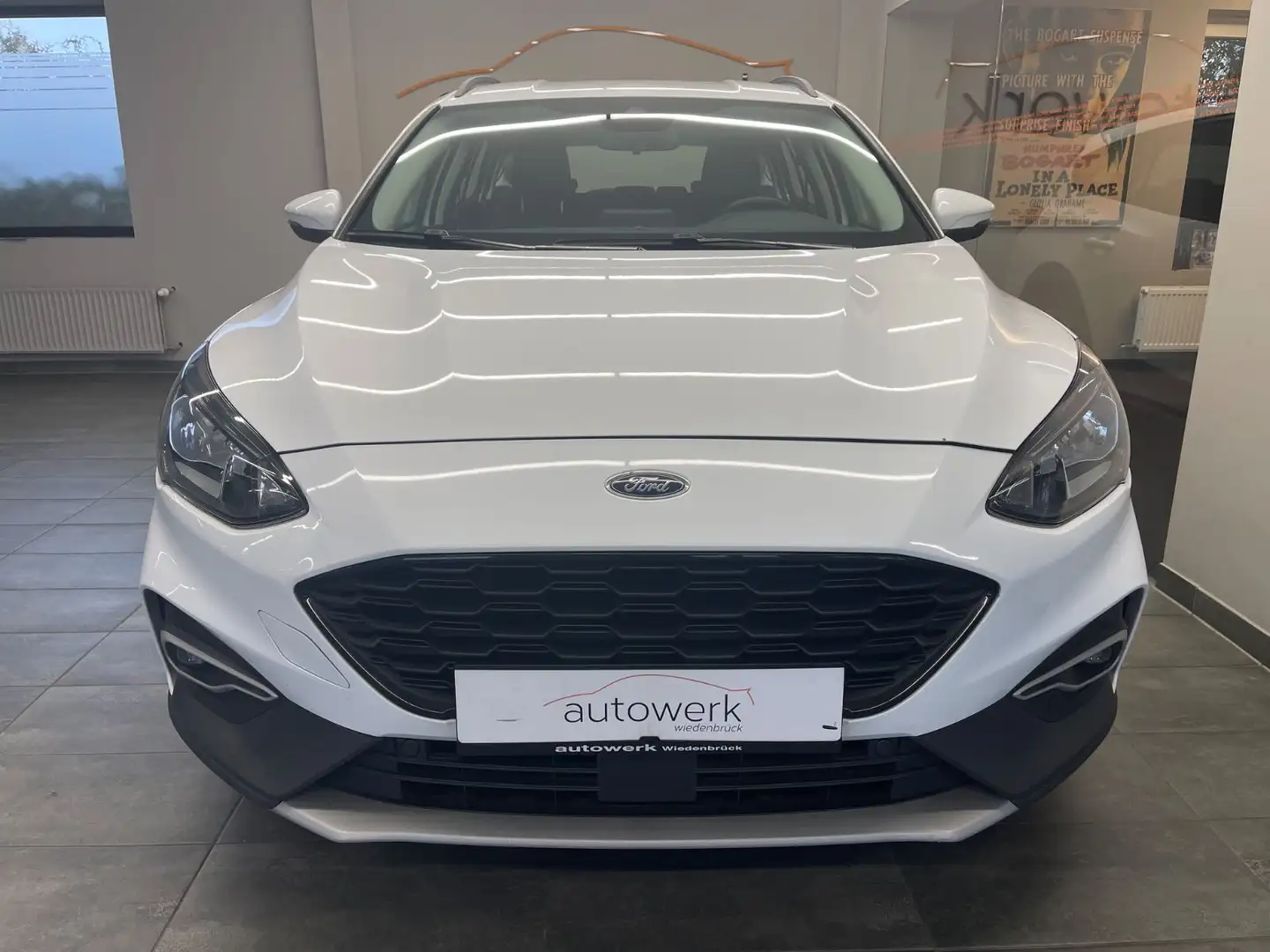 Ford Focus Turnier Active*AUT./Navi/Einparkhilfe/ALU* Blanc - 2