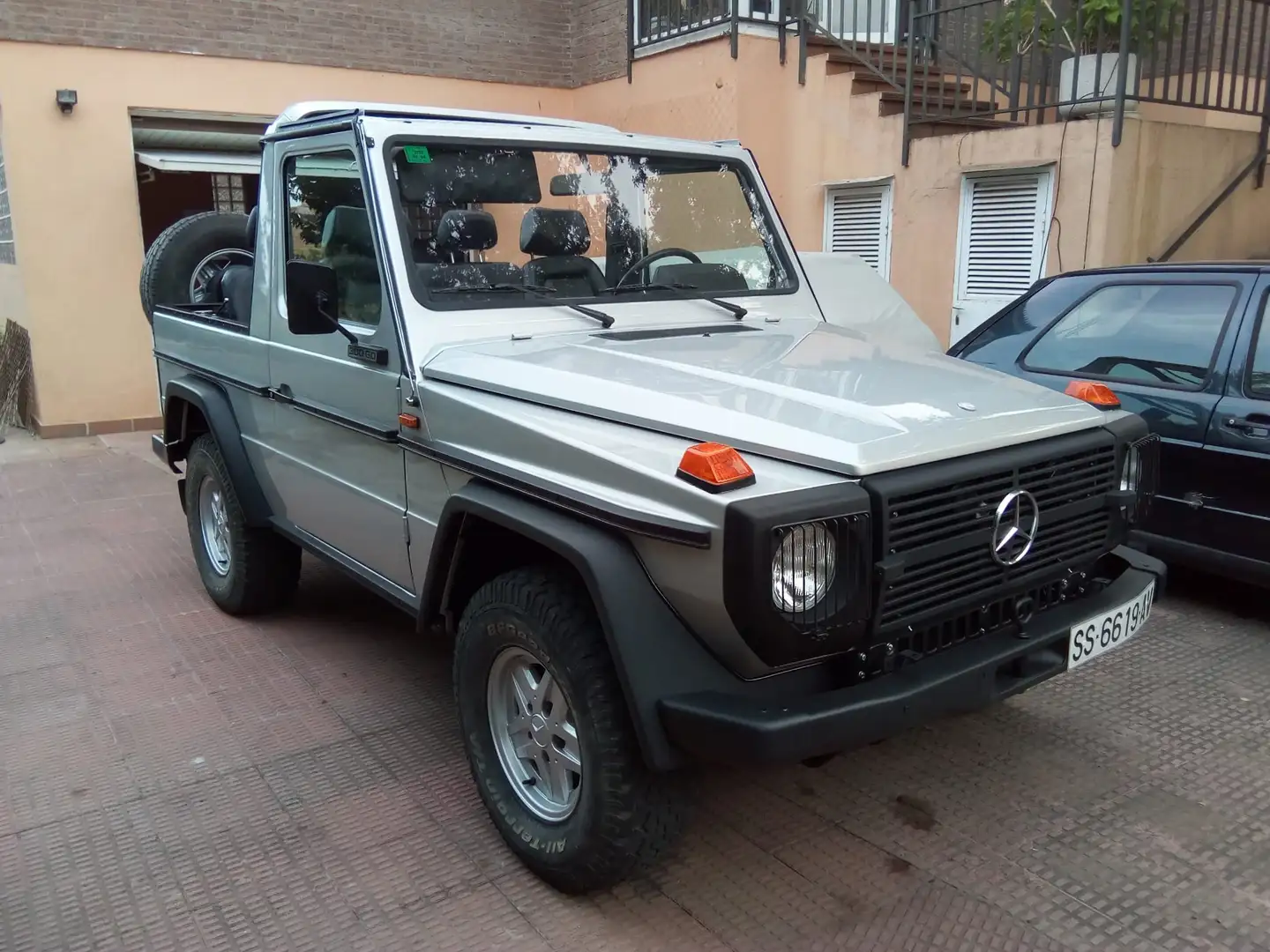 Mercedes-Benz G 300 gd Cabrio Серебристый - 2