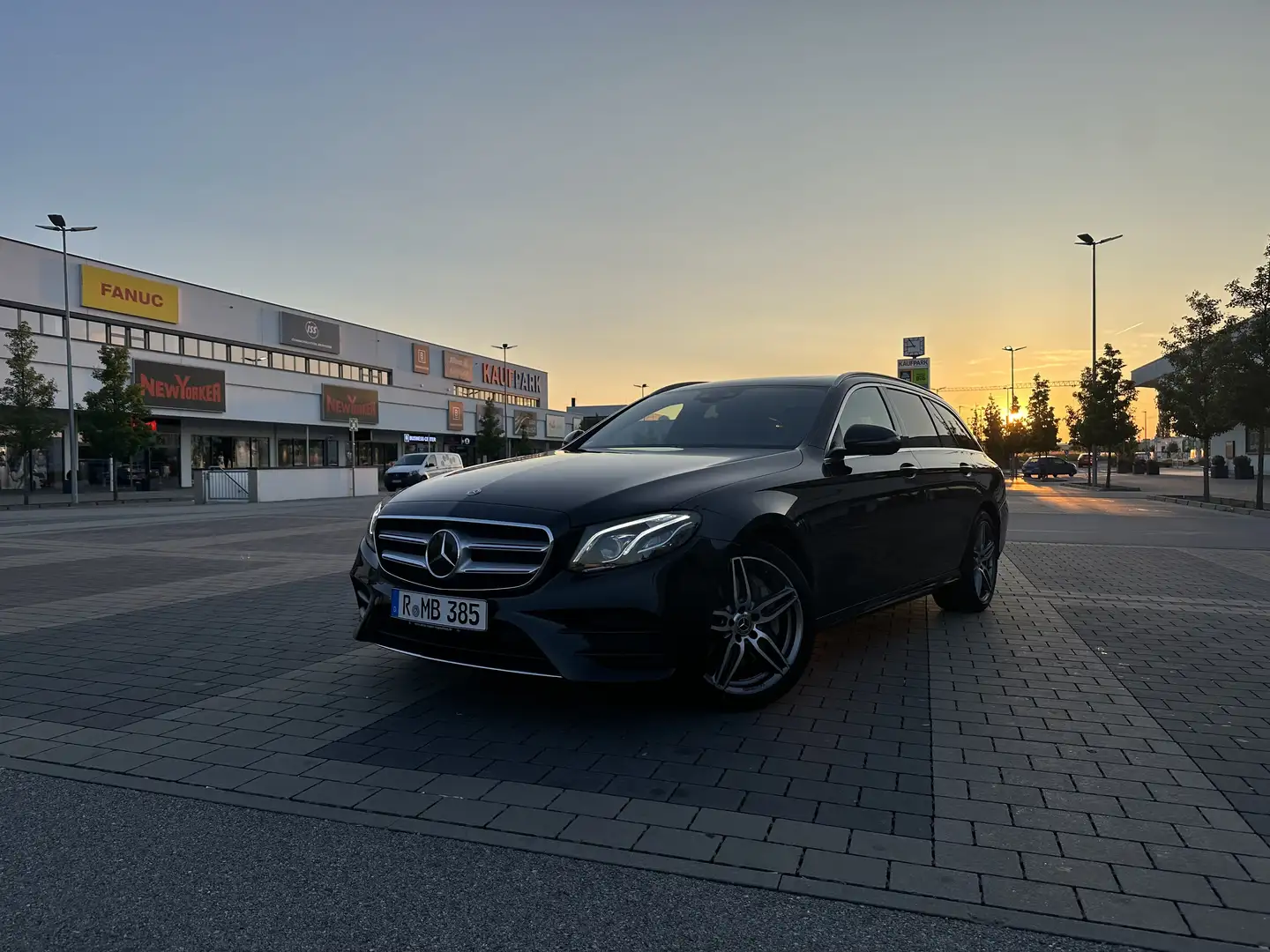 Mercedes-Benz E 450 4Matic T 9G-TRONIC AMG Line - 1