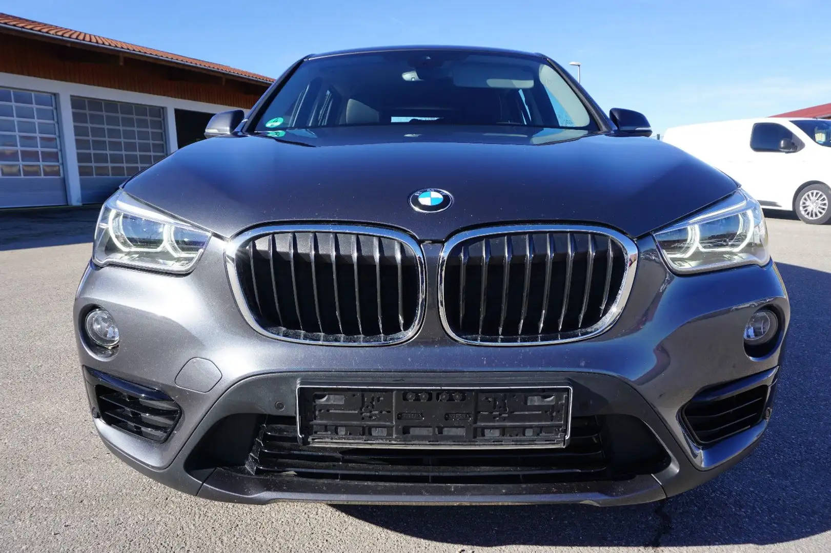 BMW X1 xDrive 18 d Sport Line/1.Hand/Allrad Grau - 2
