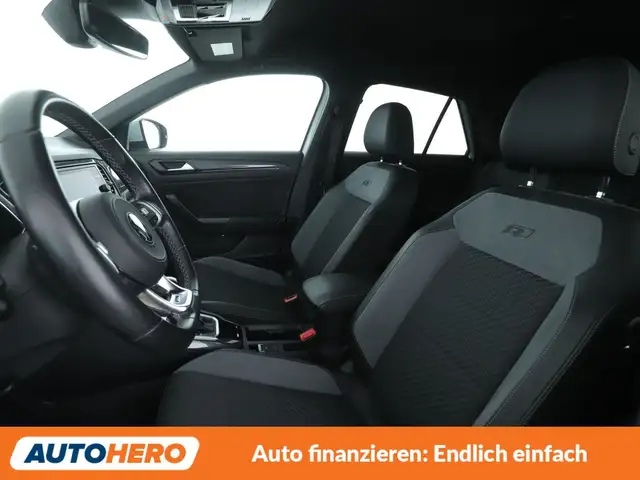 Volkswagen T-Roc view 10