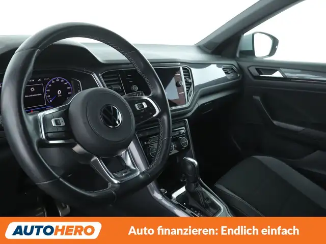 Volkswagen T-Roc view 11