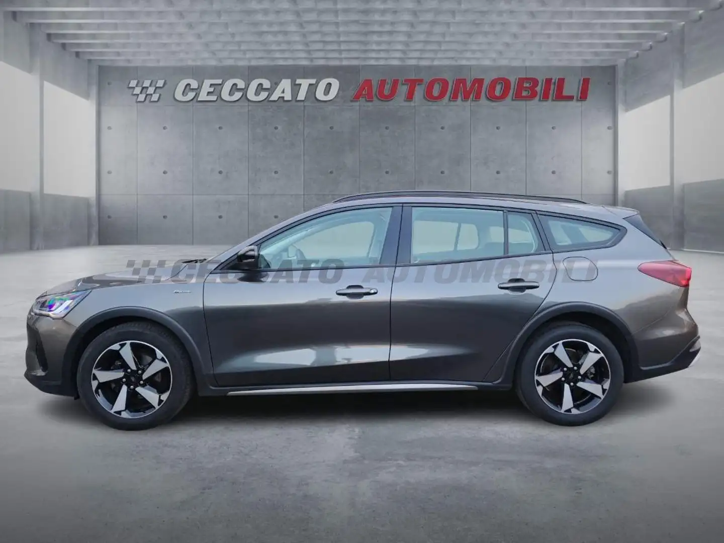 Ford Focus Active SW 1.5 ecoblue Design 115cv auto Gris - 2