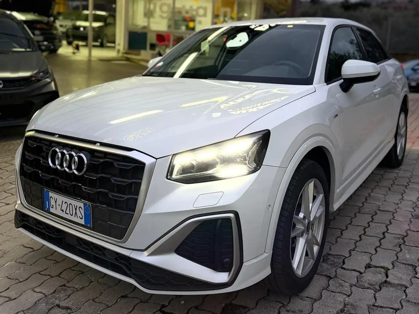 Audi Q2 Q2 35 1.5 tfsi S line edition s-tronic Weiß - 1
