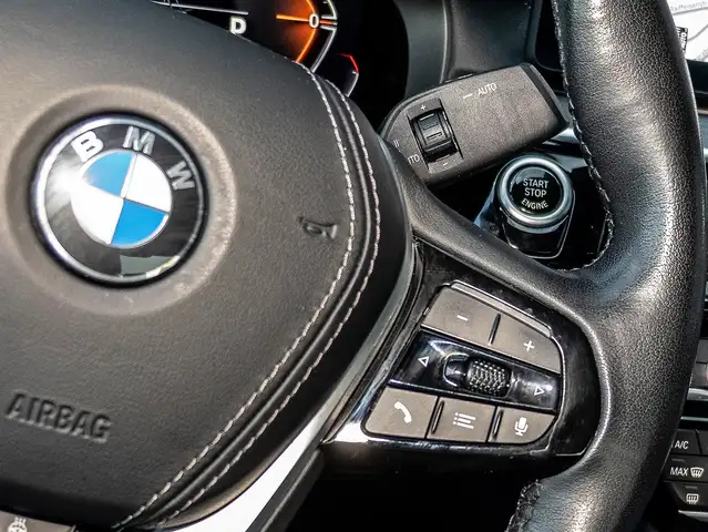 BMW 5 Series view 14
