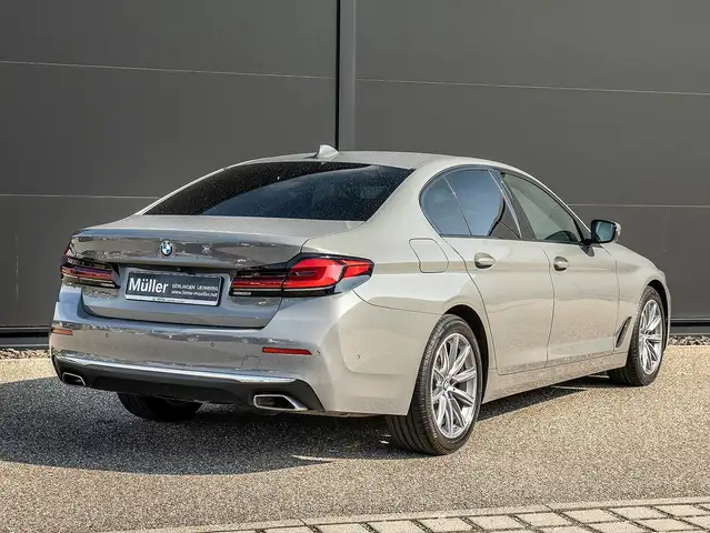BMW 5 Series view 2