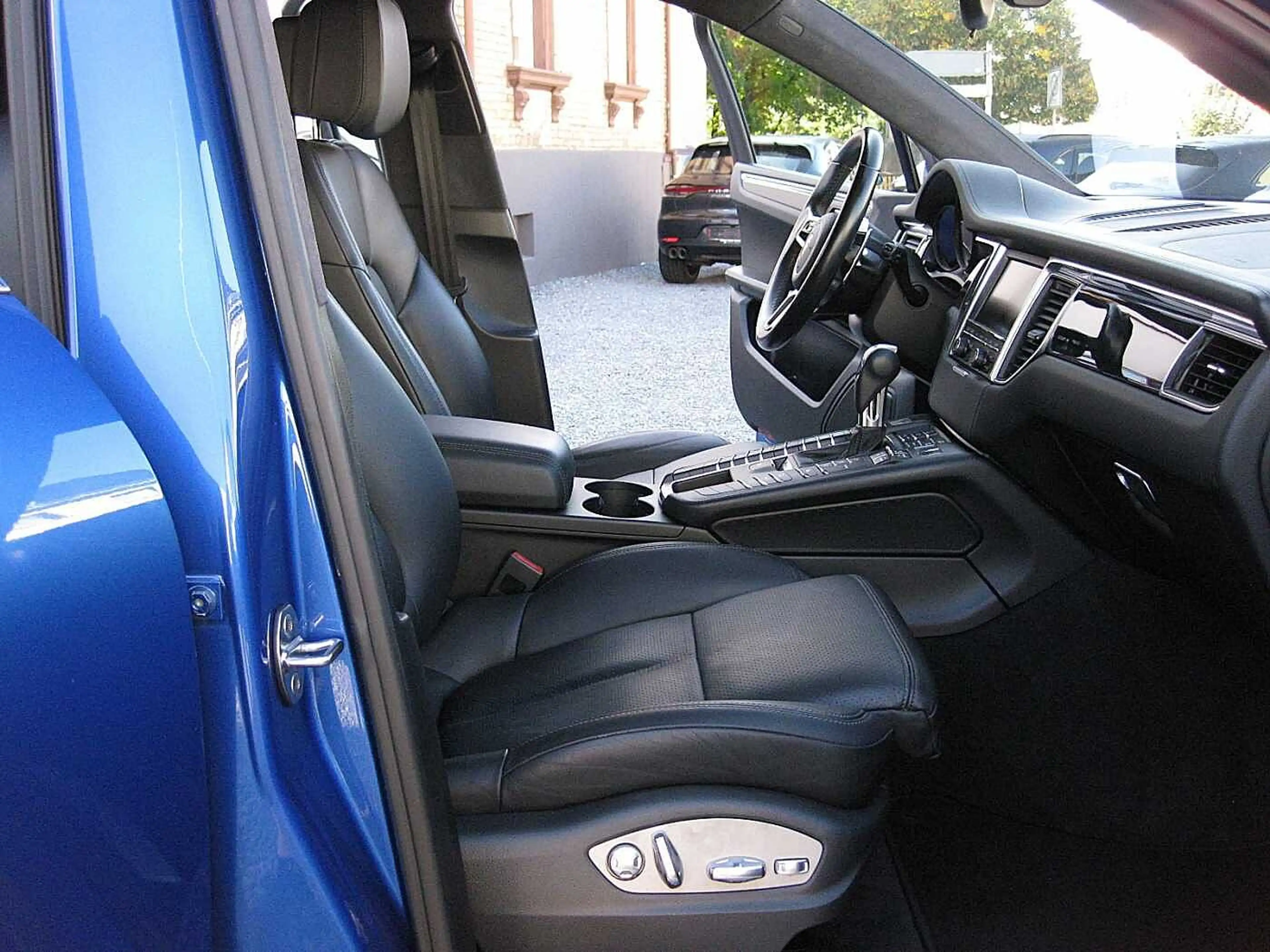 Porsche Macan Turbo dt.Fzg. Top Ausst. — photo 10