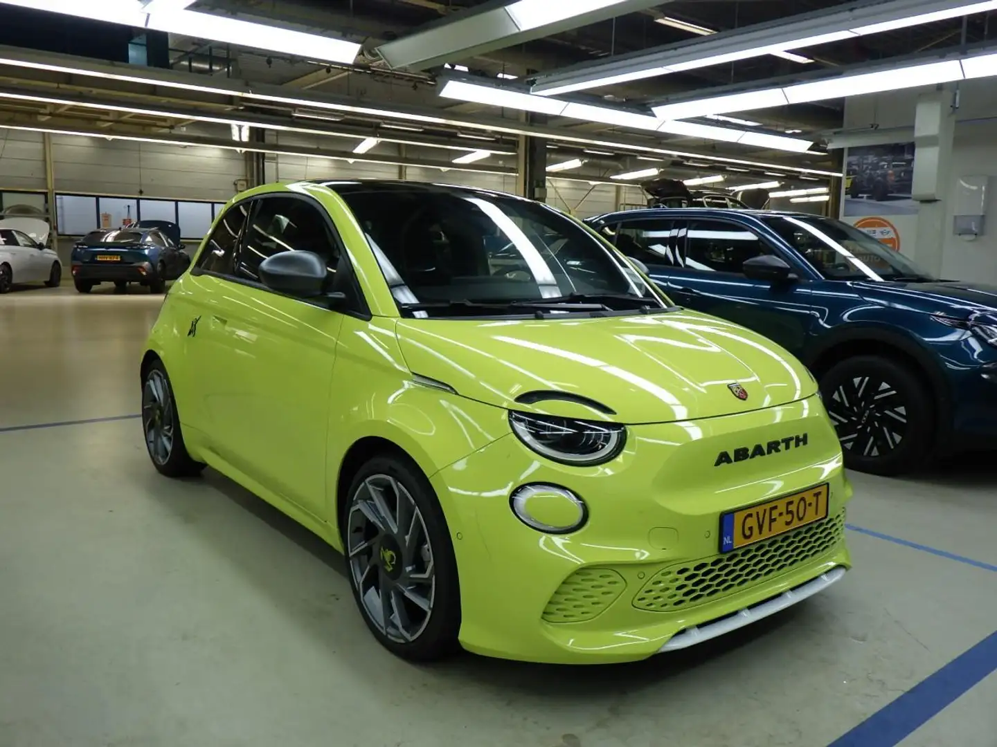Abarth 500 Turismo 42 kWh Scorpion Design| 11 kW lader | Acht Groen - 2