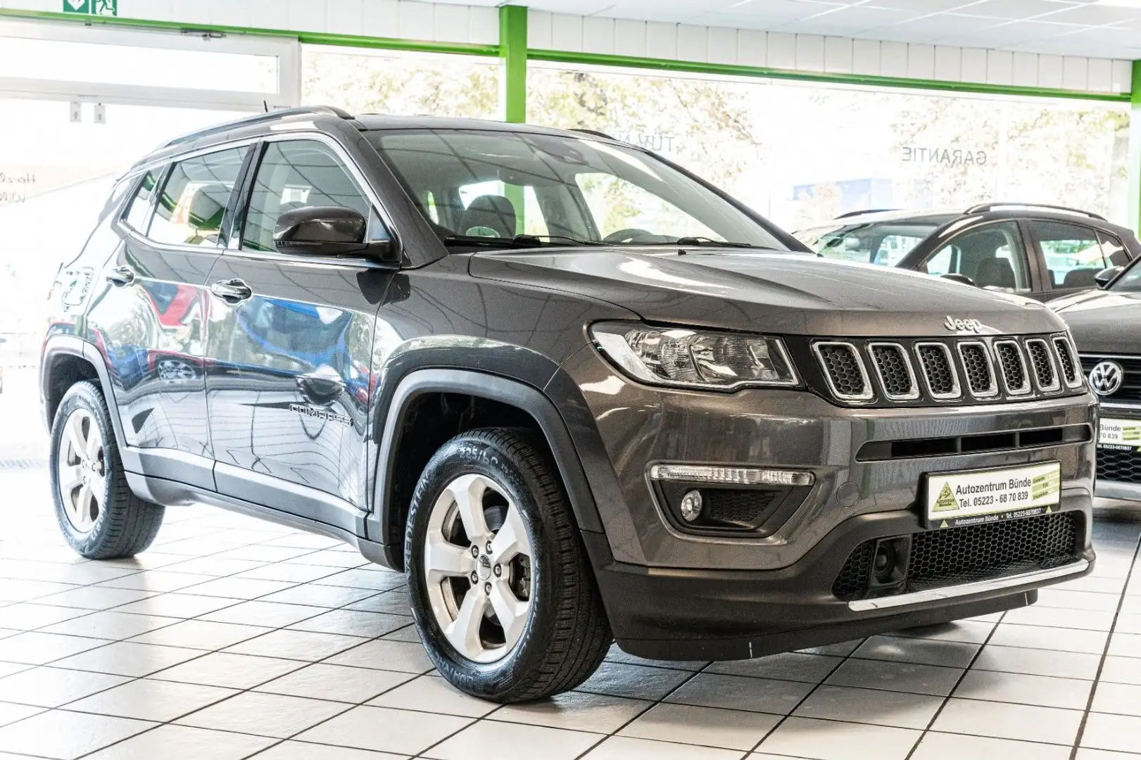 Jeep Compass Longitude 4WD Allrad 2.0 Diesel 140 PS Grau - 2