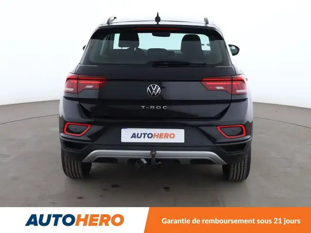 Volkswagen T-Roc view 5