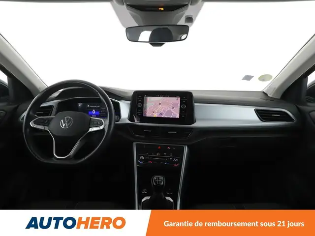 Volkswagen T-Roc view 12