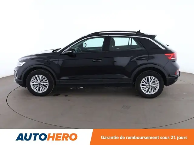 Volkswagen T-Roc view 3