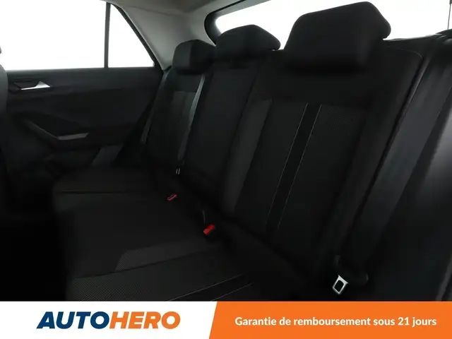 Volkswagen T-Roc view 15