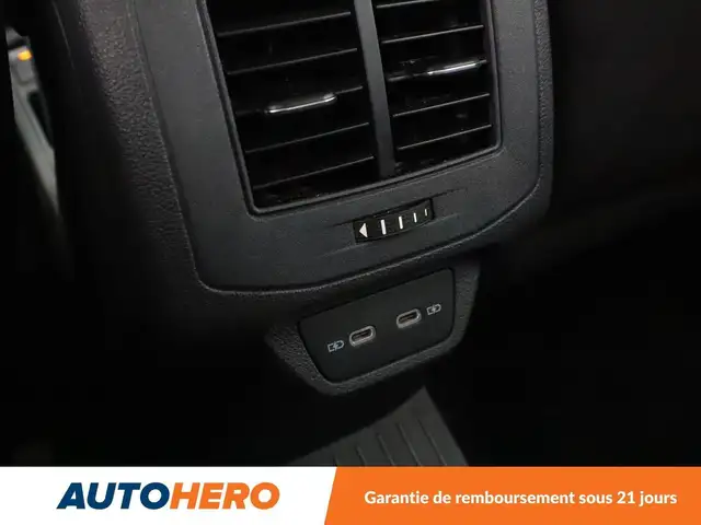 Volkswagen T-Roc view 14