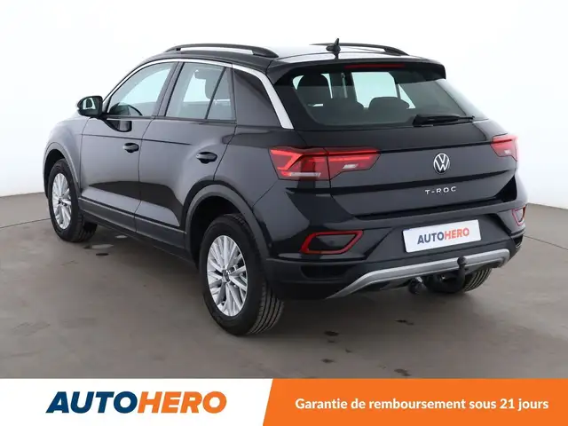 Volkswagen T-Roc view 4