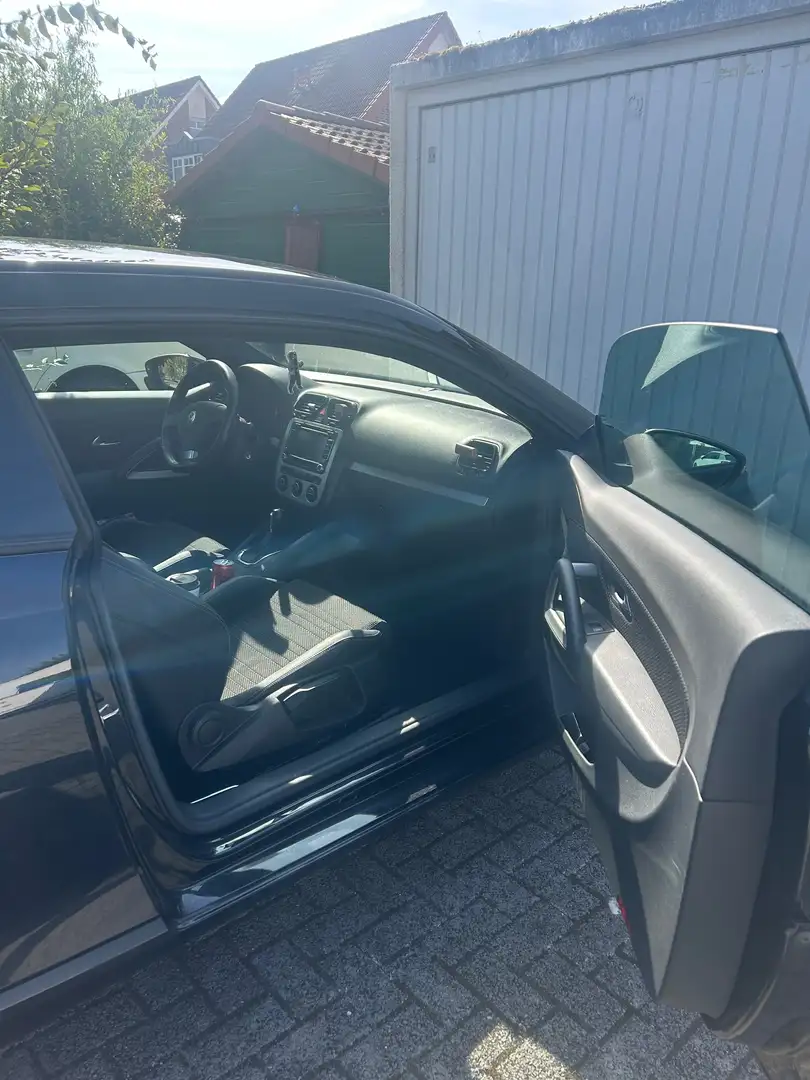 Volkswagen Scirocco 1.4 TSI 118 kW Schwarz - 2
