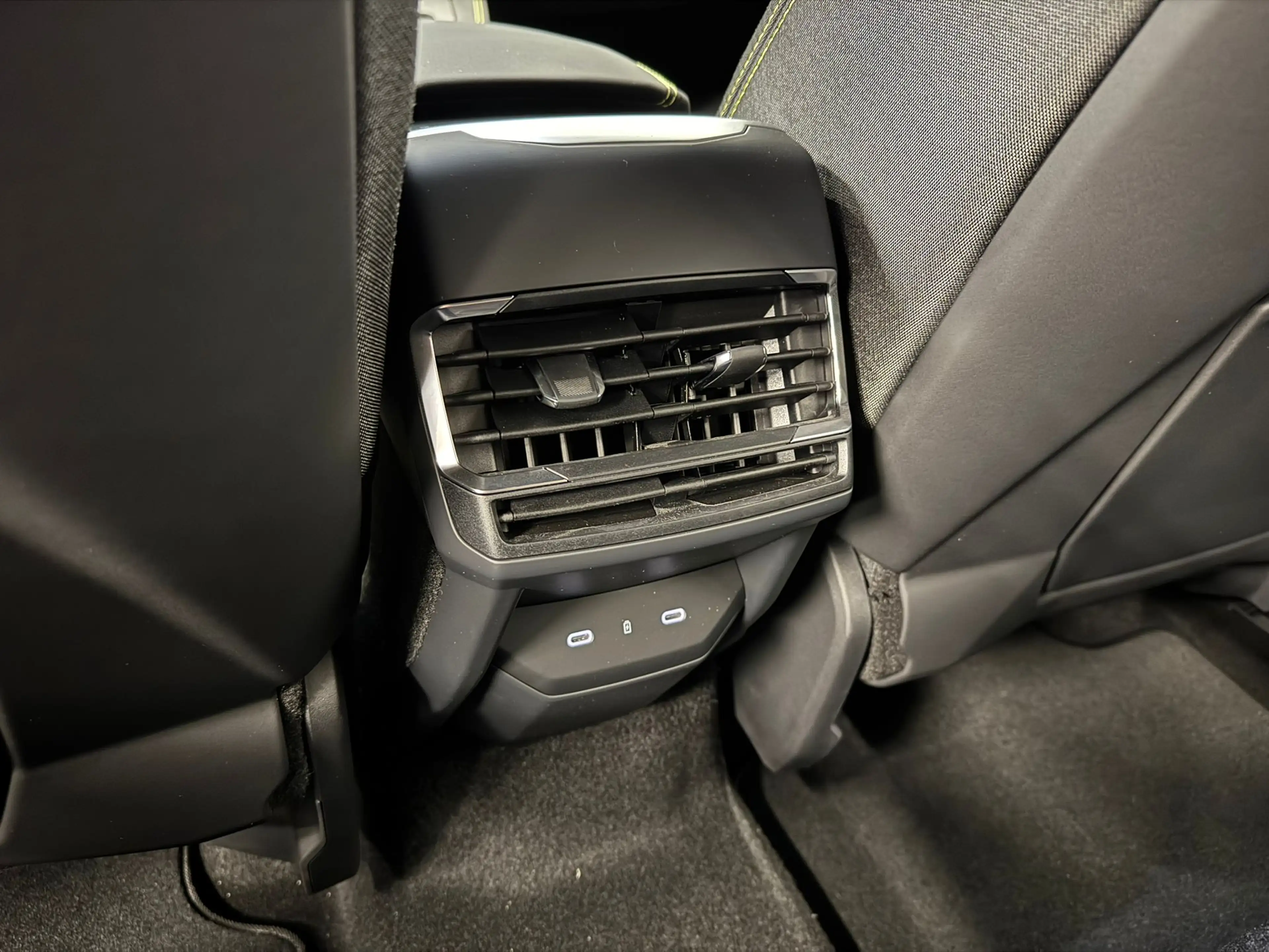Lynk & Co 01 1.5 Core | Achteruitrijcamera | Apple Carplay/Andr — photo 10