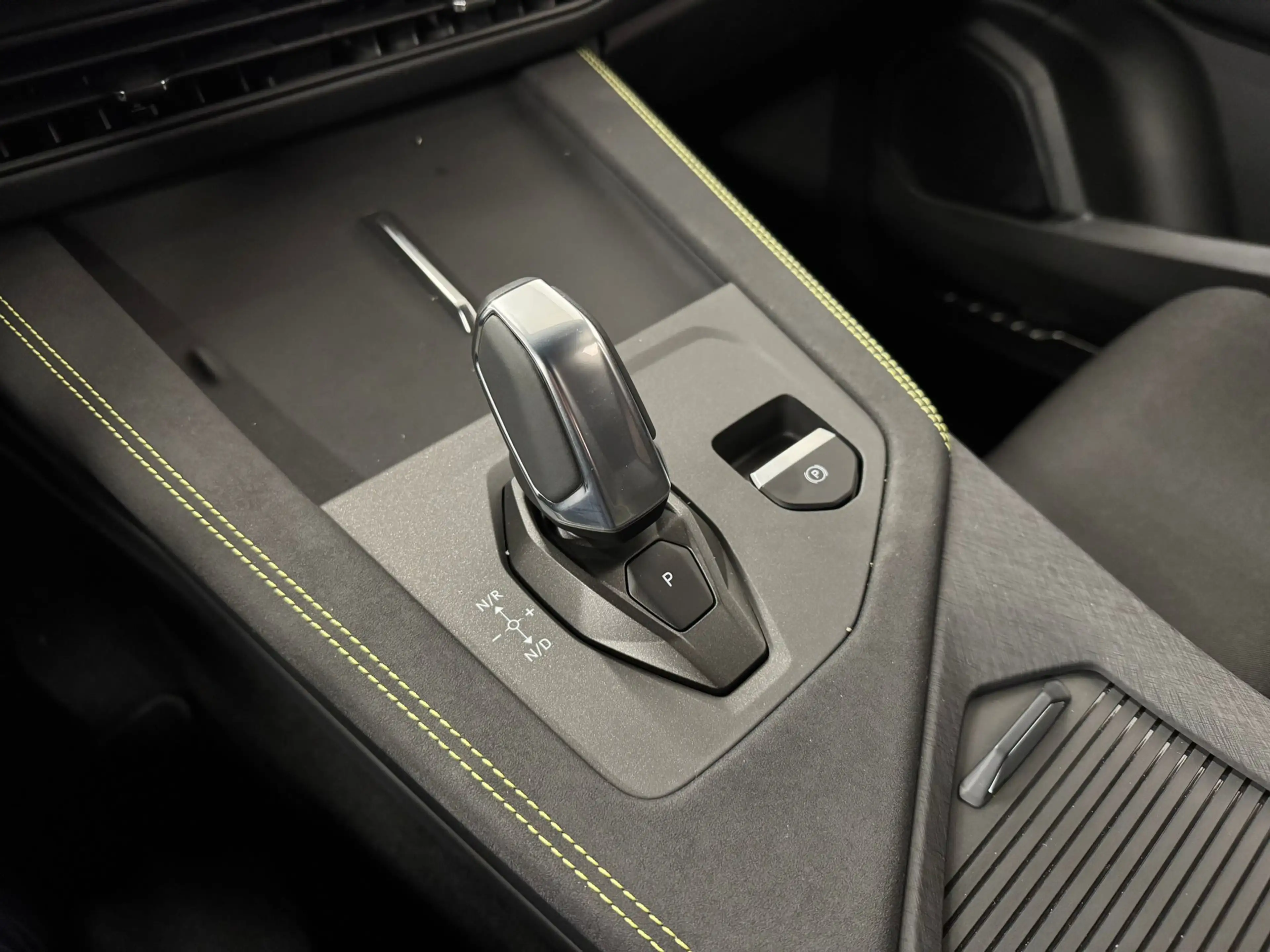 Lynk & Co 01 1.5 Core | Achteruitrijcamera | Apple Carplay/Andr — photo 31