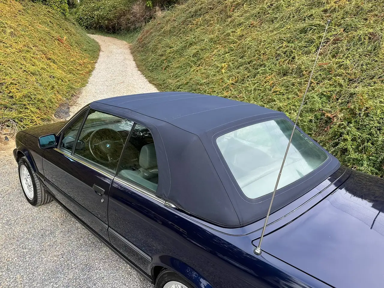 BMW 325 iA E30 Cabriolet /Châssis M-Sport /Intérieur+Volant M-Sport /Jantes 15", foto 11