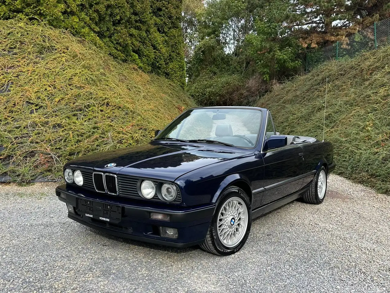 BMW 325 iA E30 Cabriolet /Châssis M-Sport /Intérieur+Volant M-Sport /Jantes 15", foto 1