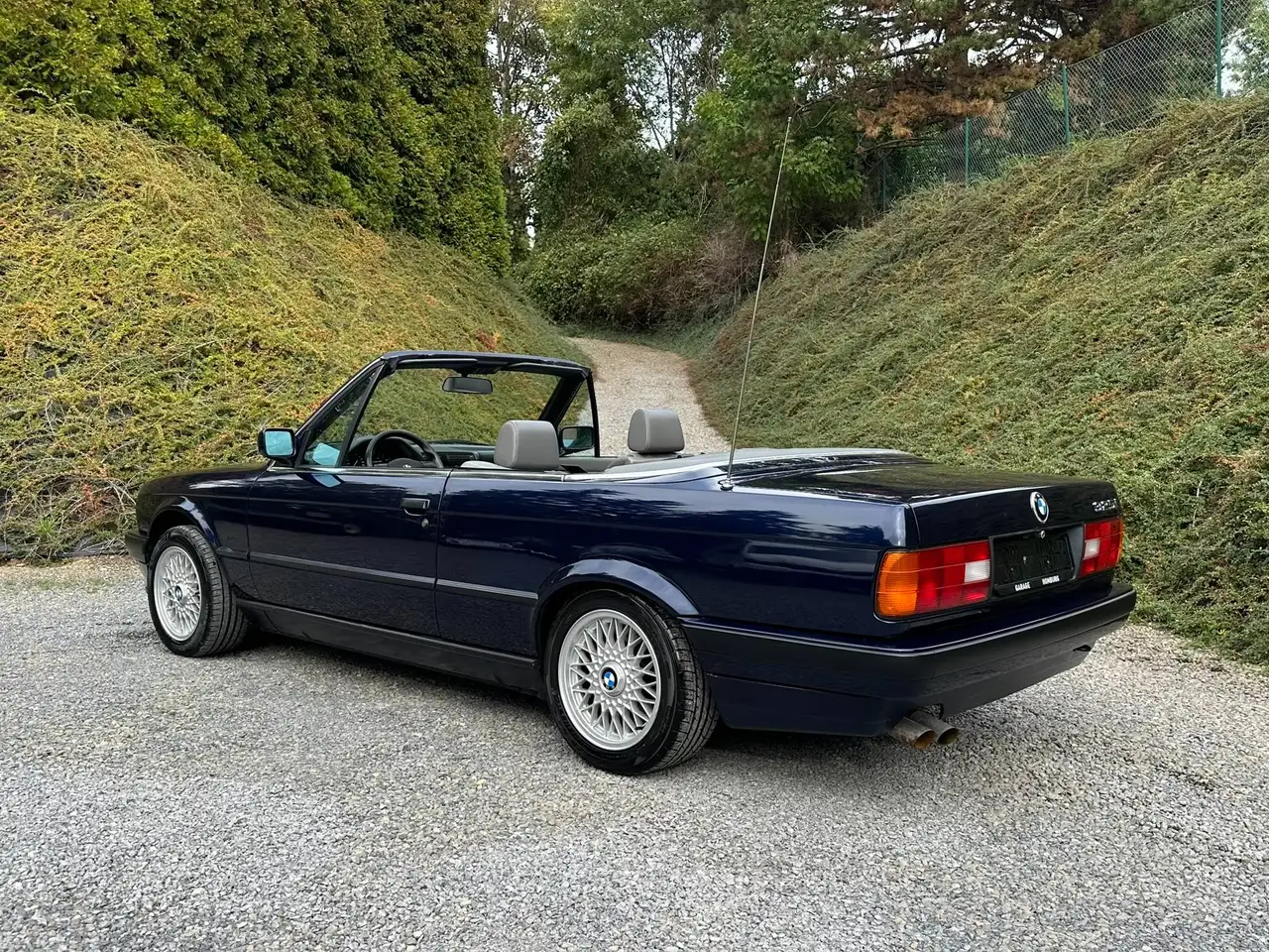 BMW 325 iA E30 Cabriolet /Châssis M-Sport /Intérieur+Volant M-Sport /Jantes 15", foto 3