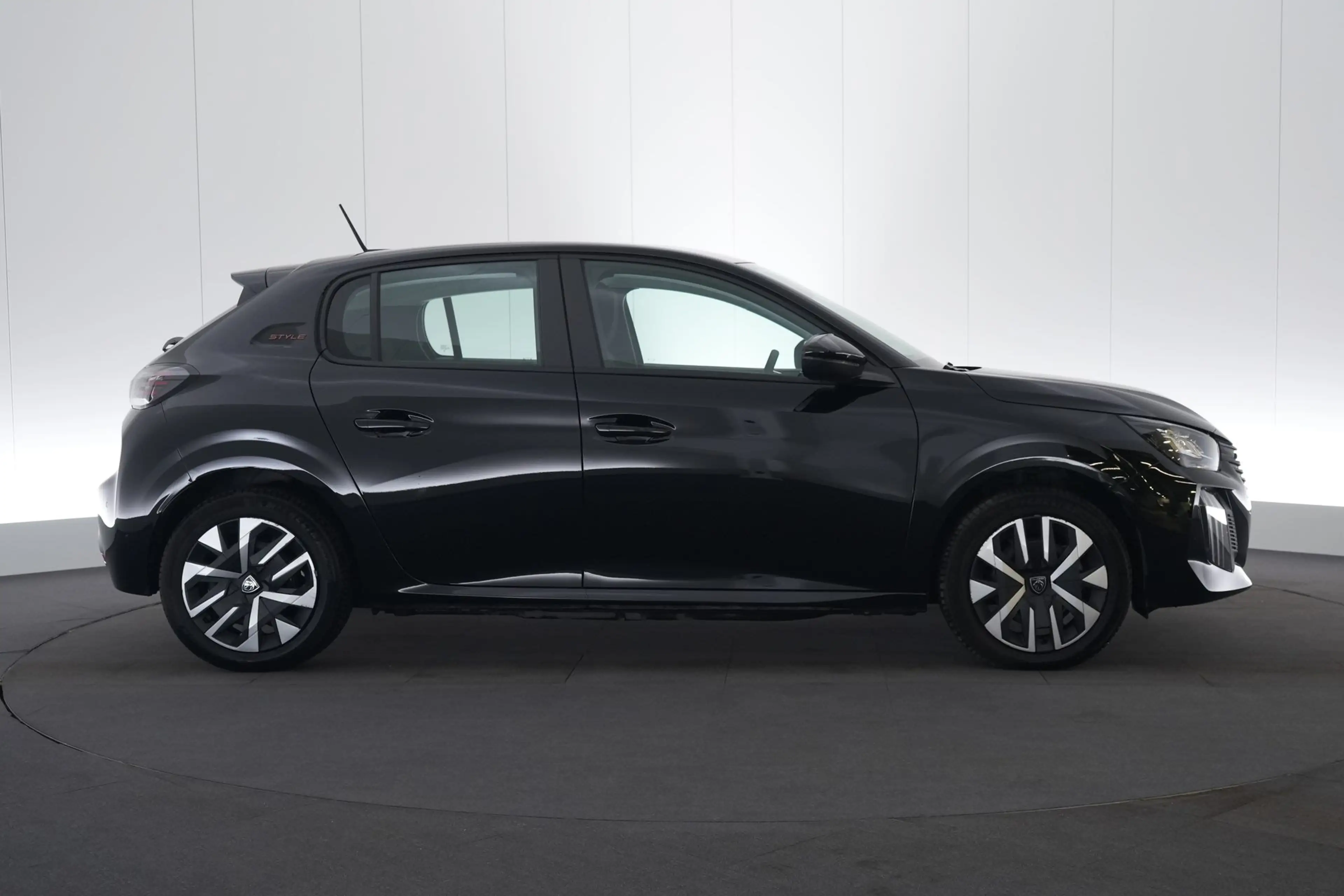 Peugeot e-208 50 kWh Style LED GPS PDC Carplay Heat-Pump — photo 5