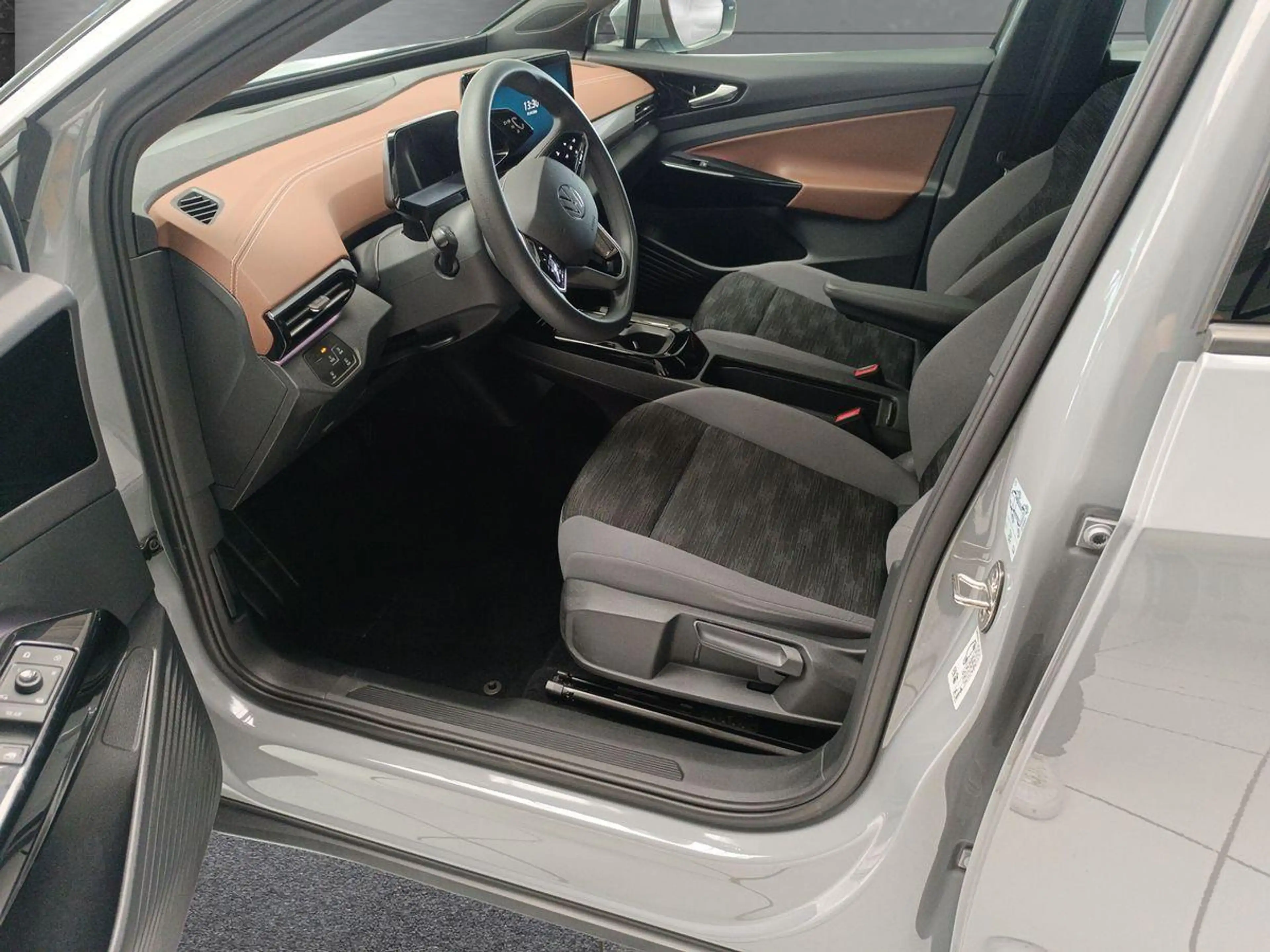 Volkswagen ID.5 77KWh "PRO" 174 PS NAVI+AHK+PDC+ — photo 12